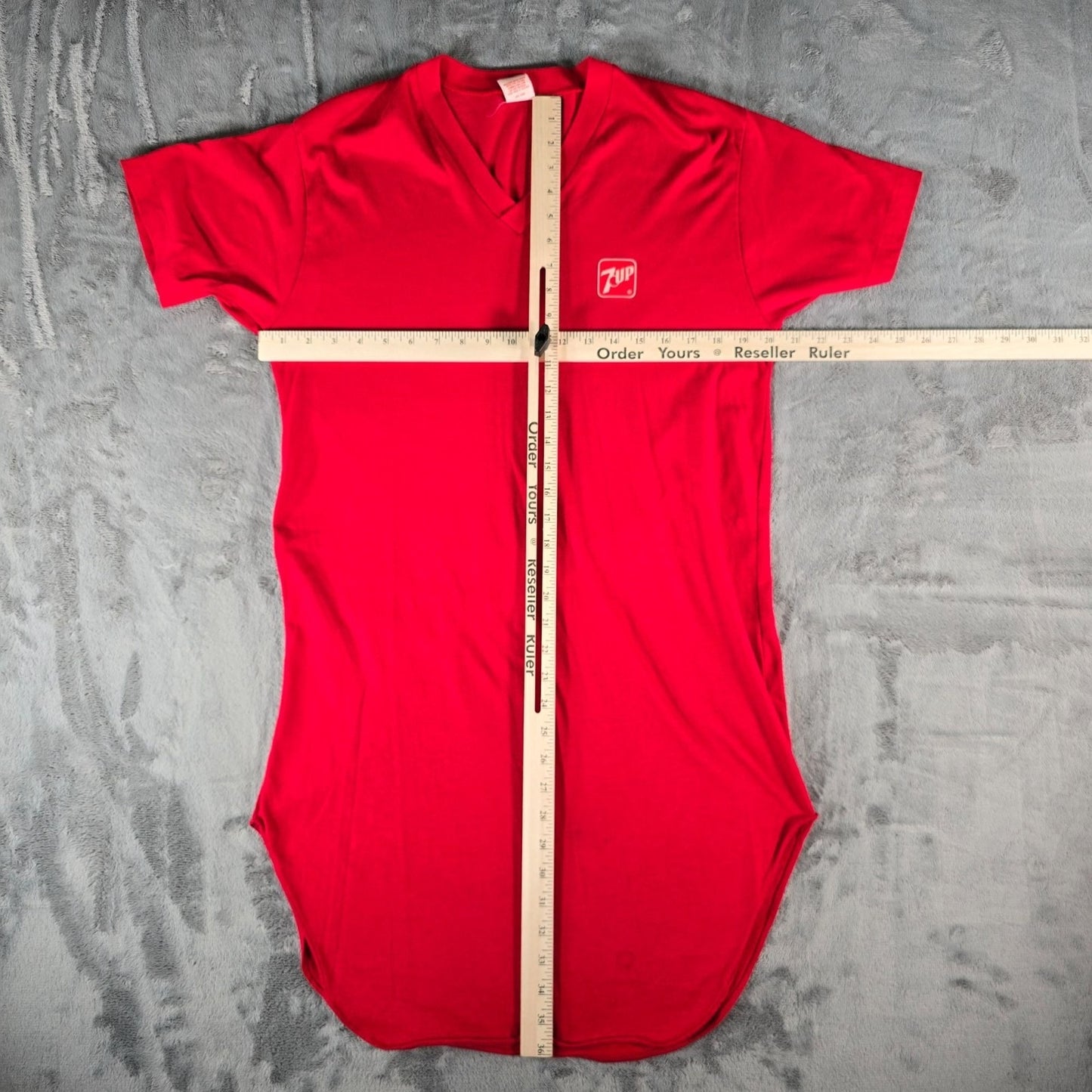 Vintage 1980s 7UP Red V-Neck Extra-Long Single Stitch Promo Sleep Shirt (M)