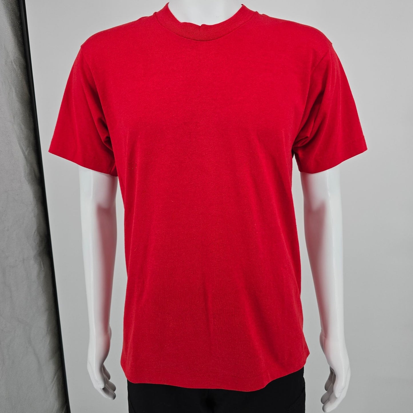 Vintage Early 1990s Screen Stars Best True Red Blank Single Stitch T-Shirt (M)