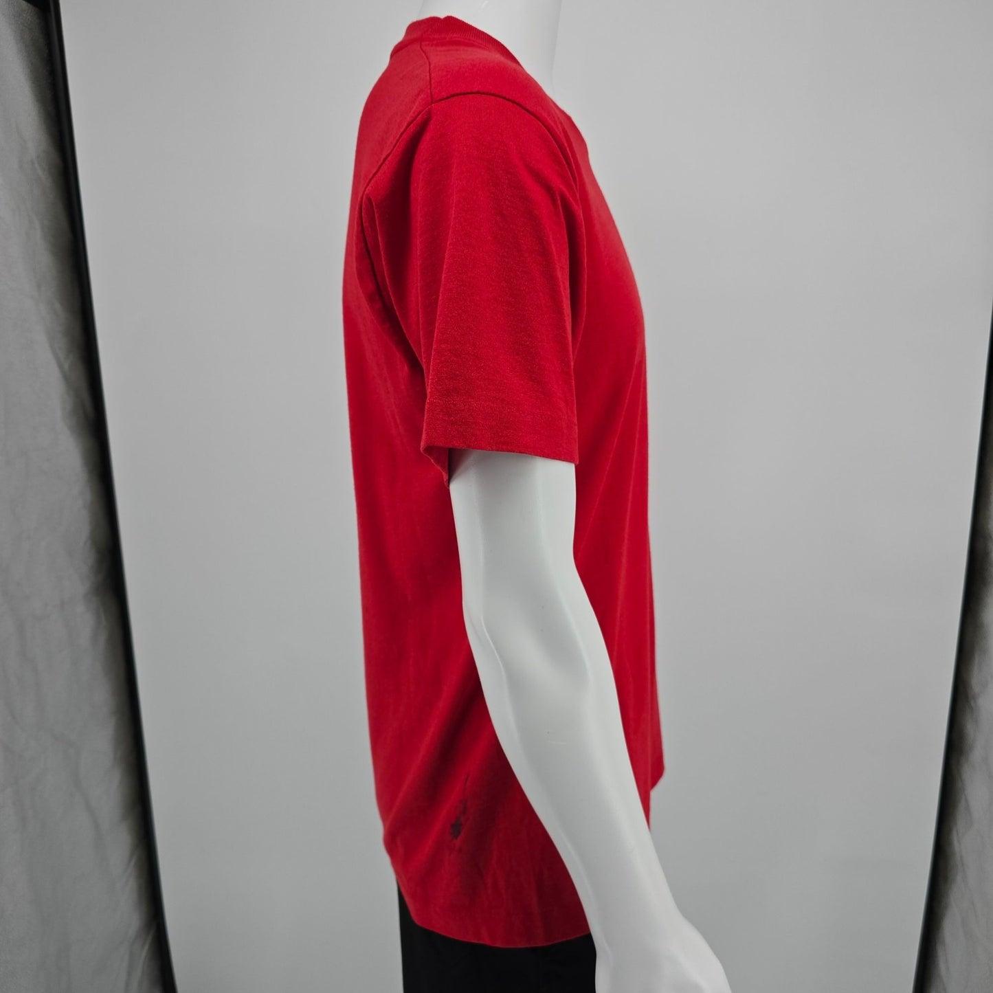 Vintage Early 1990s Screen Stars Best True Red Blank Single Stitch T-Shirt (M)