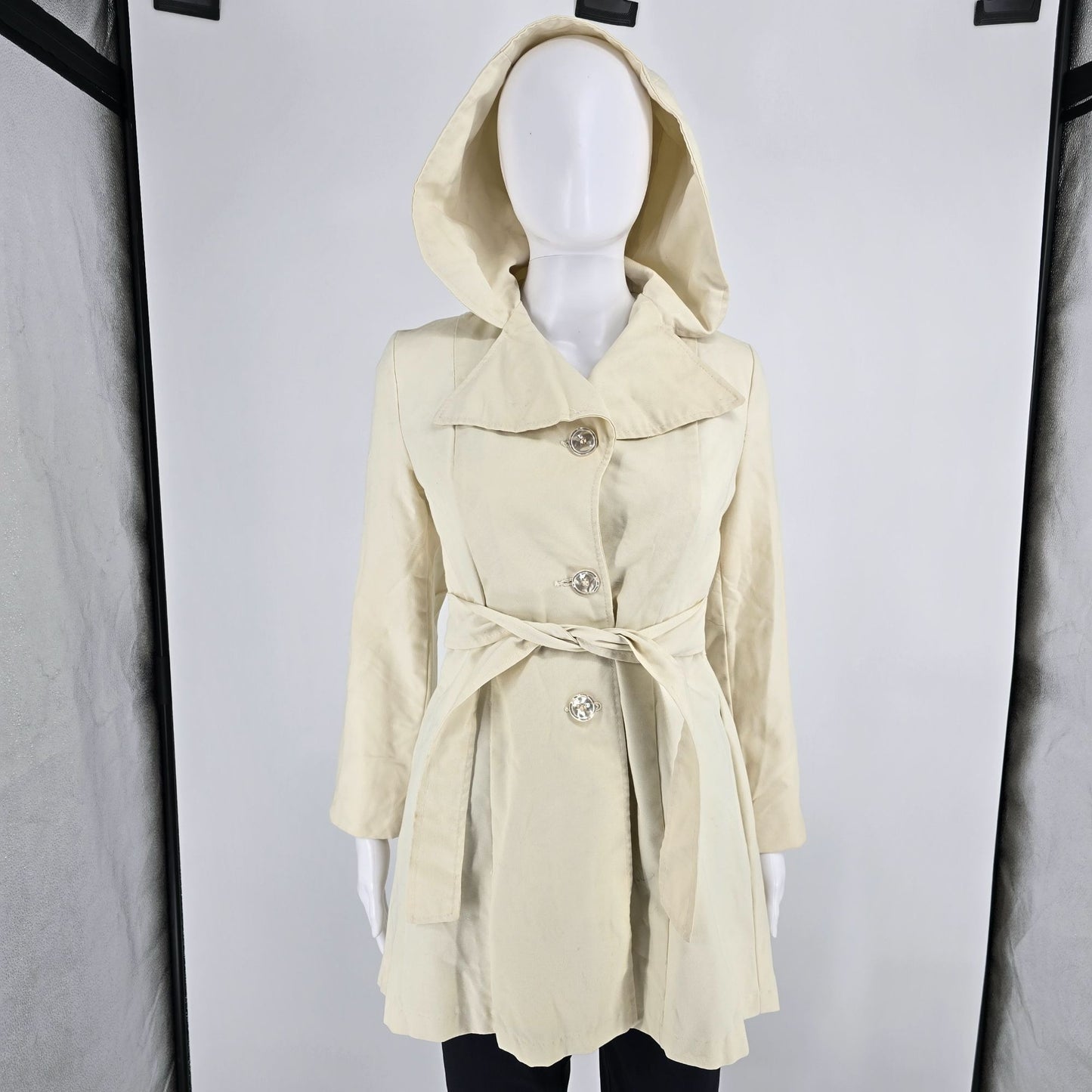 2010s Unbranded Women's Cream/Off-White Single-Breasted Belted Trench Coat (S)