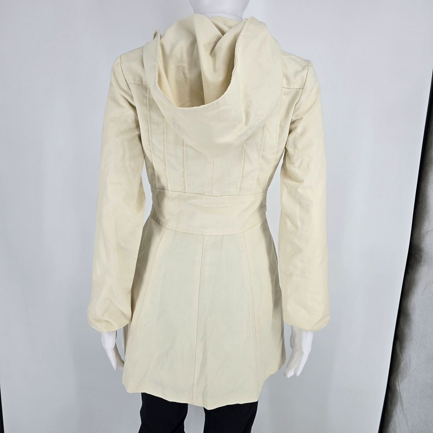 2010s Unbranded Women's Cream/Off-White Single-Breasted Belted Trench Coat (S)