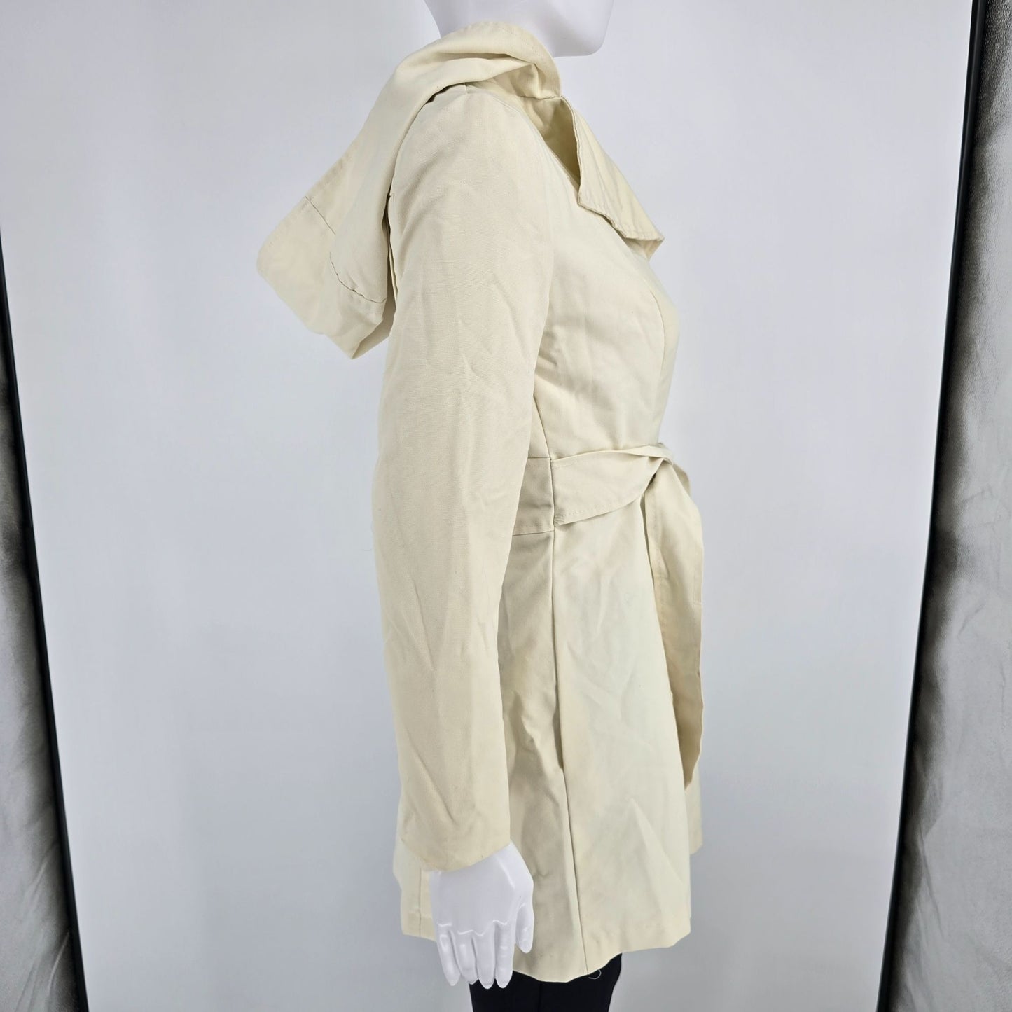 2010s Unbranded Women's Cream/Off-White Single-Breasted Belted Trench Coat (S)