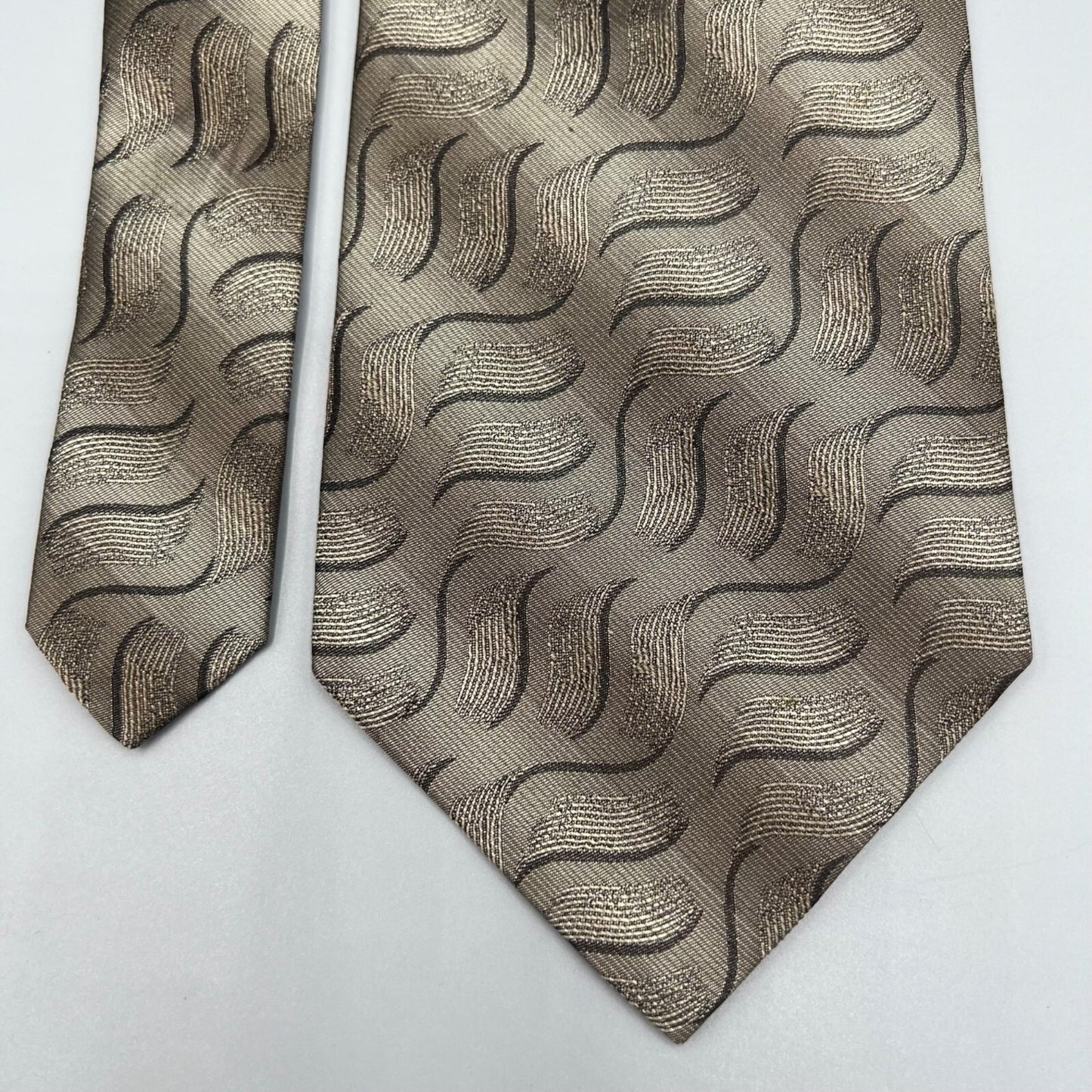 Pierre Cardin Made in USA Men's Beige/Black Wave Pattern Textured Silk Necktie