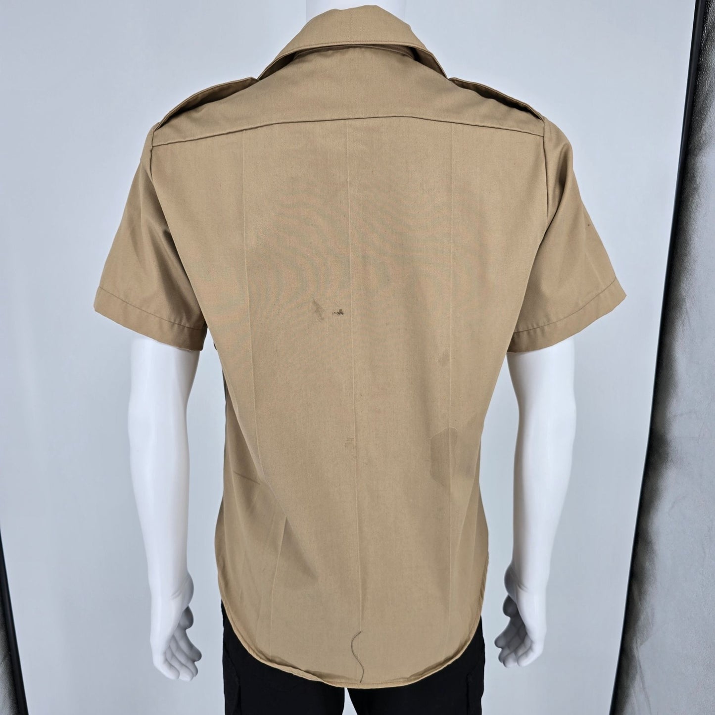 Vintage 1977 U.S. Army Tan 445 Durable Press Short Sleeve Button-Front Shirt (M)