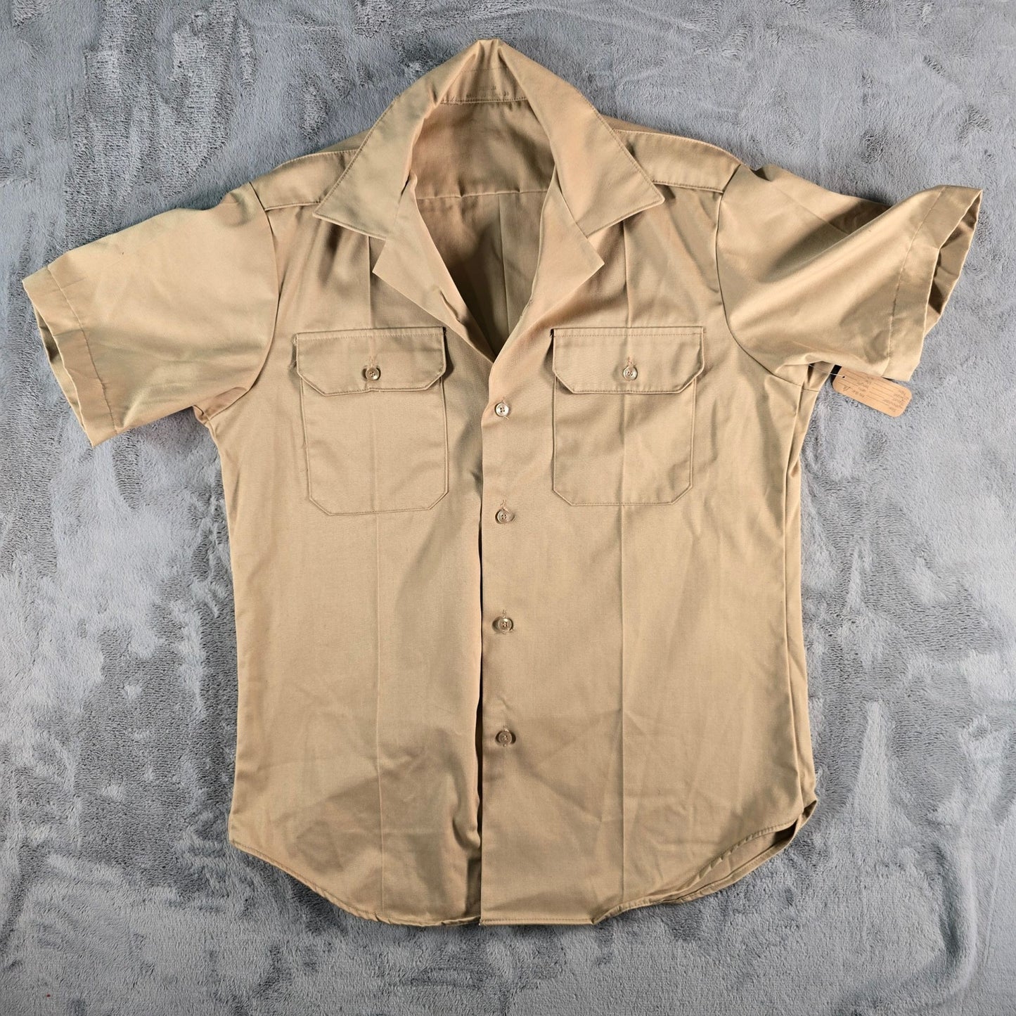 Vintage 1977 U.S. Army Tan 445 Durable Press Short Sleeve Button-Front Shirt (M)