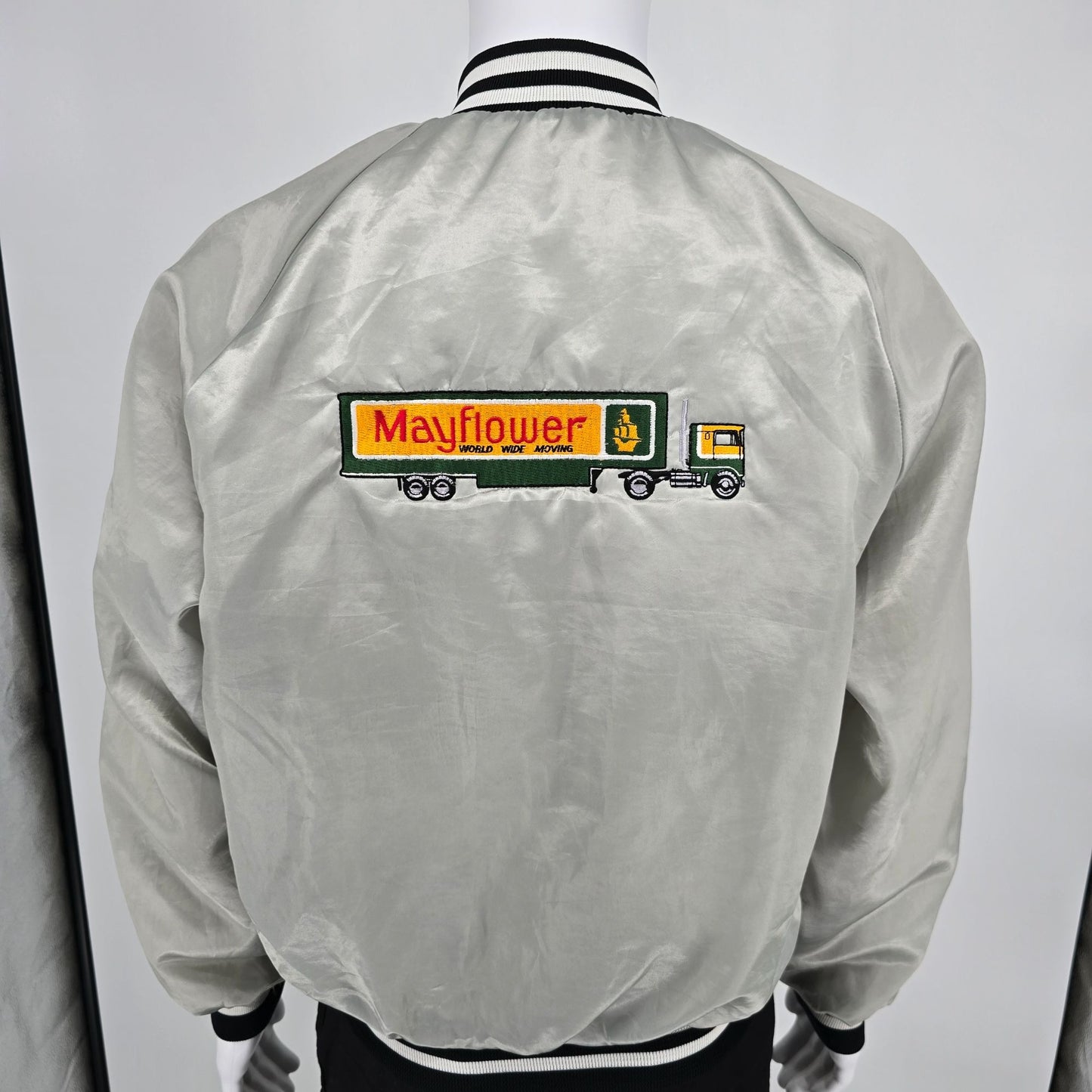 Vintage 1980s King Louie Pro Fit Mayflower Transit Nylon Satin Bomber Jacket (L)
