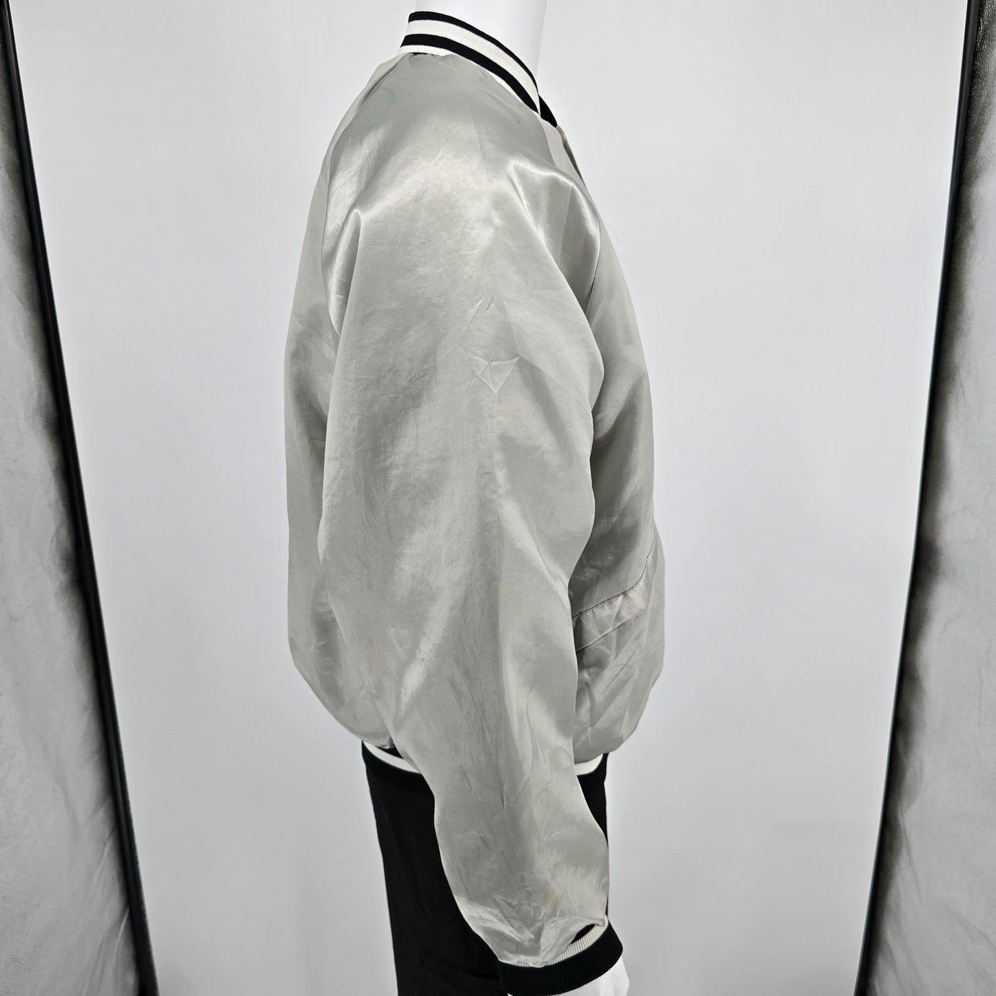 Vintage 1980s King Louie Pro Fit Mayflower Transit Nylon Satin Bomber Jacket (L)