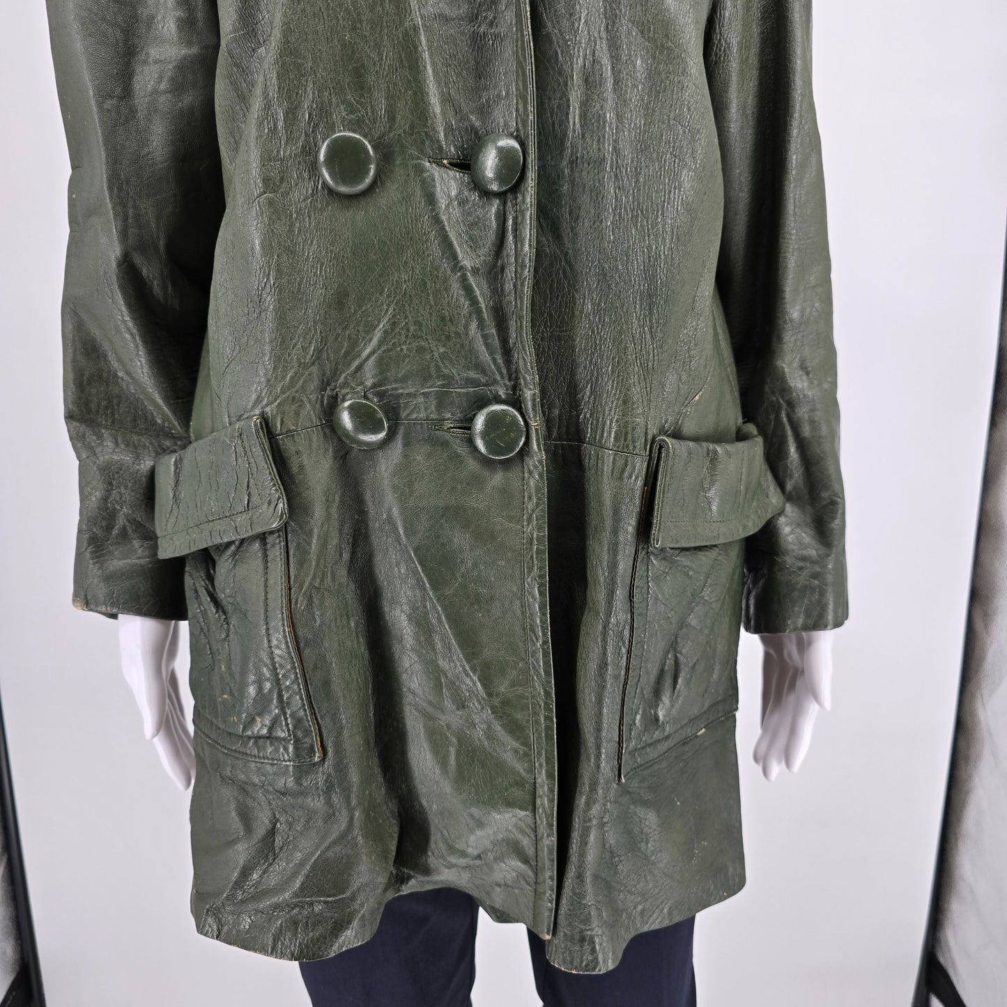Vintage 1970s Unbranded Double-Breasted Green Leather Shawl Collar Car Coat (L)