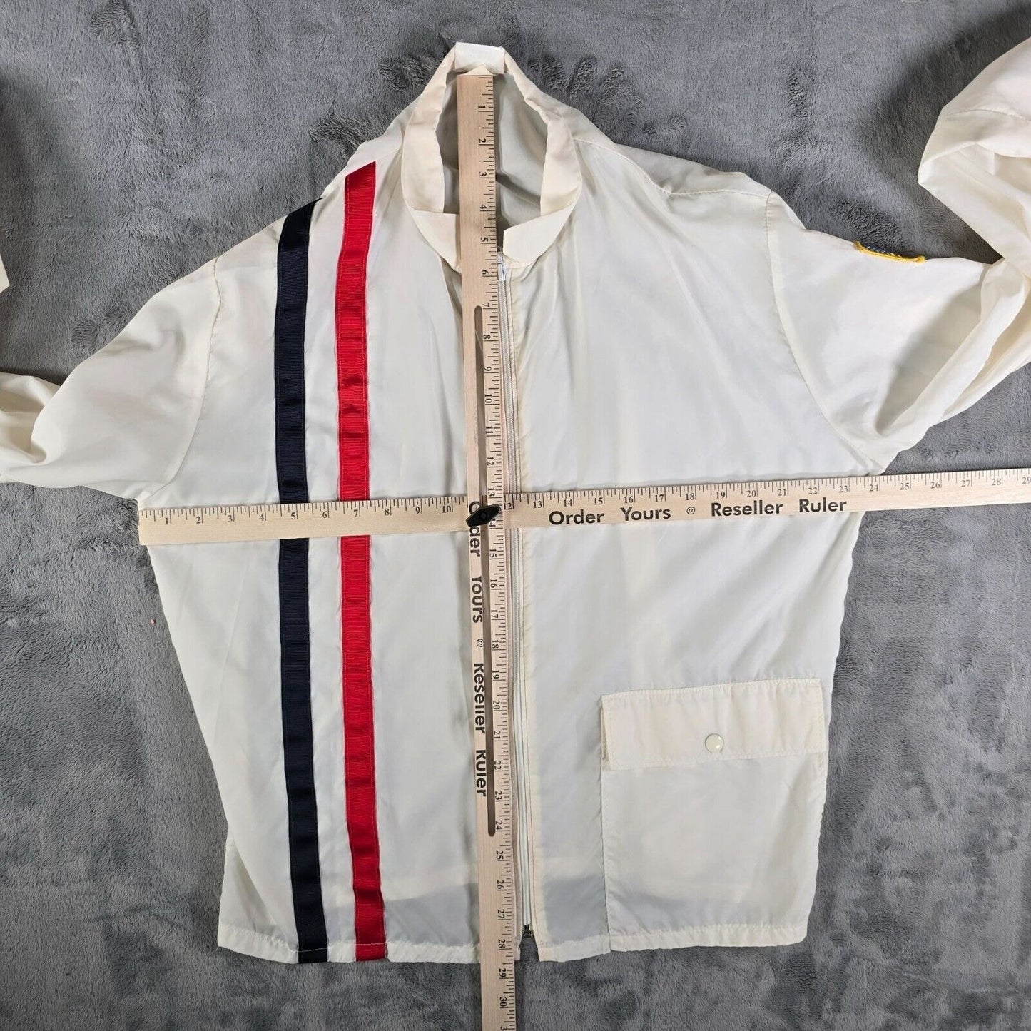 Vintage 1980s Field Sports White Striped Flag Patch Windbreaker Jacket (L)