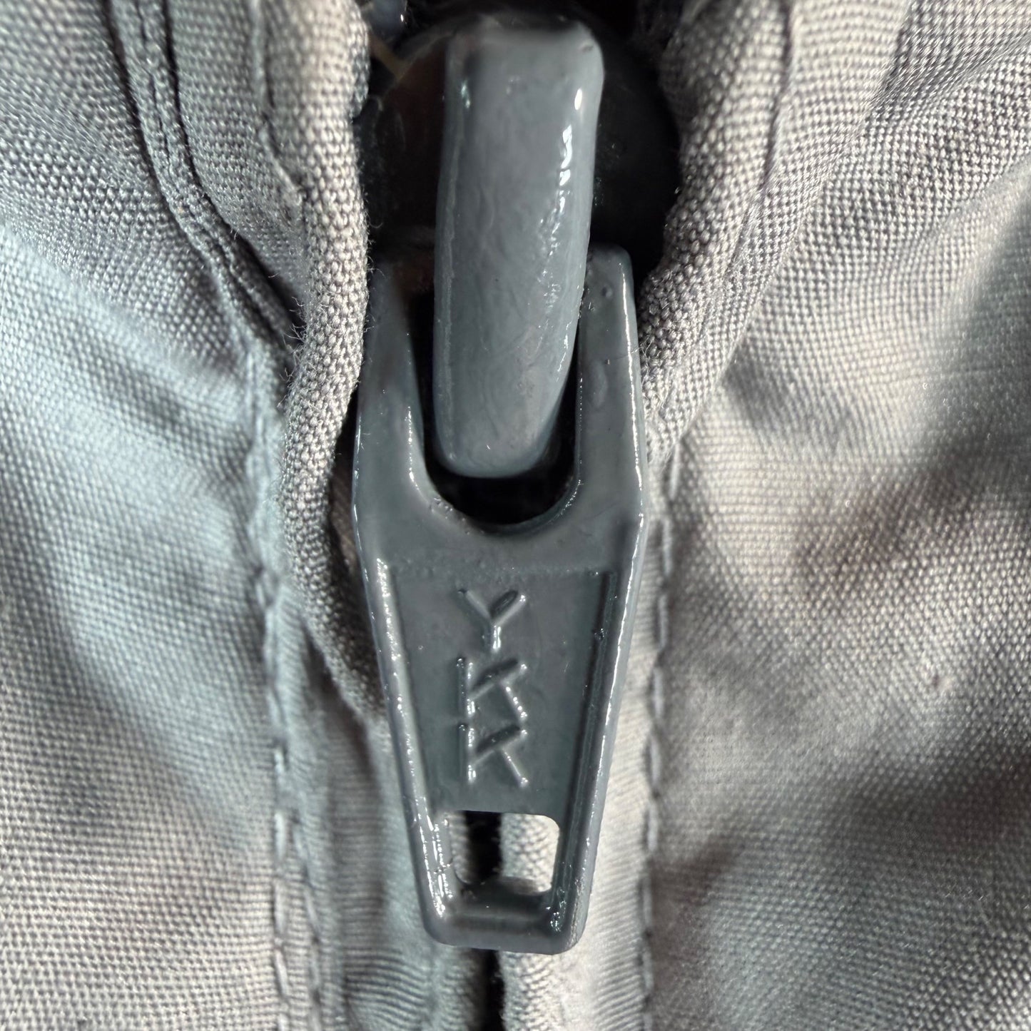 Vintage 1980s Members Only Gray/Mauve Racer Lightweight Bomber Jacket (L)