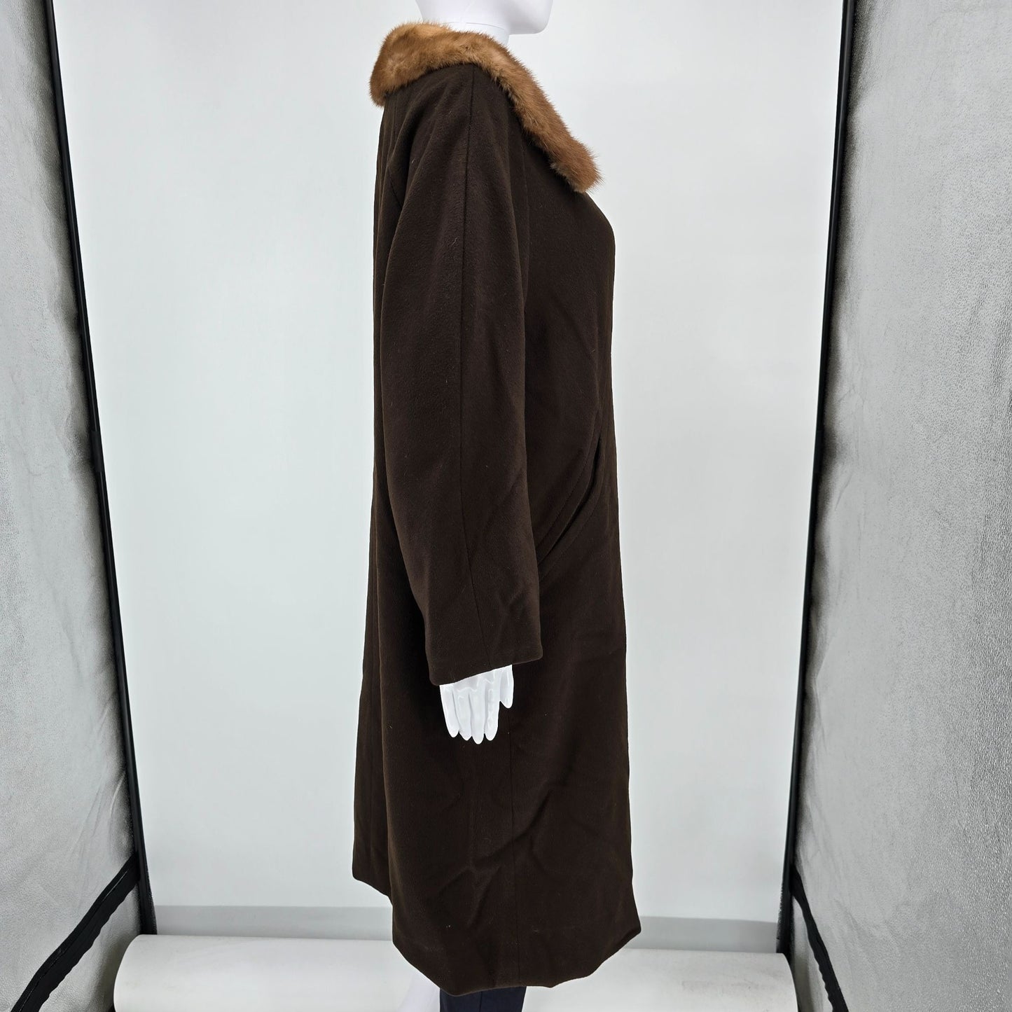 Vintage 1950s Unbranded Chocolate Brown Wool Faux Fur Collar Overcoat (M/L)