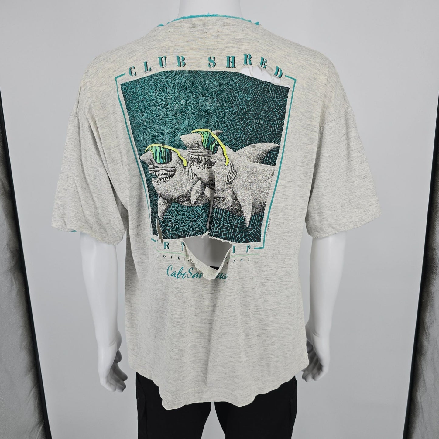 Thrashed Vintage 1990s Cabo San Lucas Club Shred Shark Surf Graphic T-Shirt (XL)