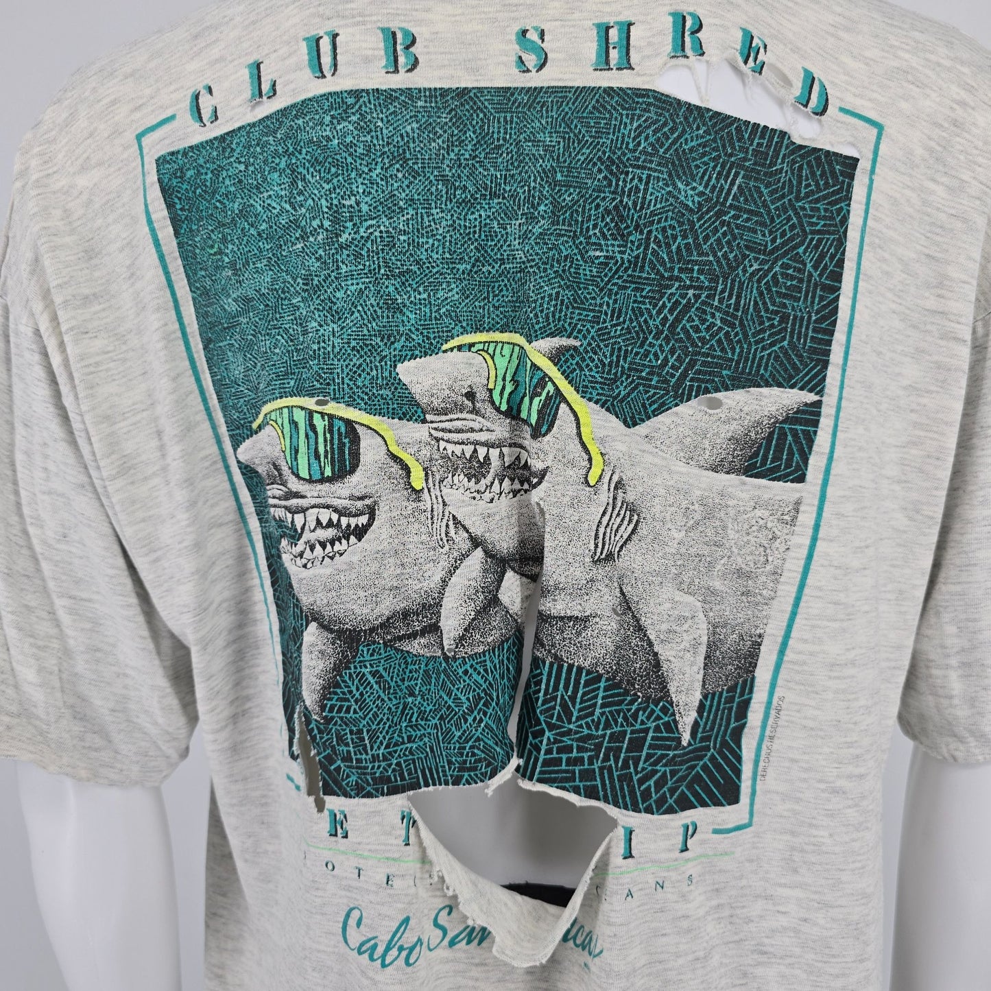 Thrashed Vintage 1990s Cabo San Lucas Club Shred Shark Surf Graphic T-Shirt (XL)