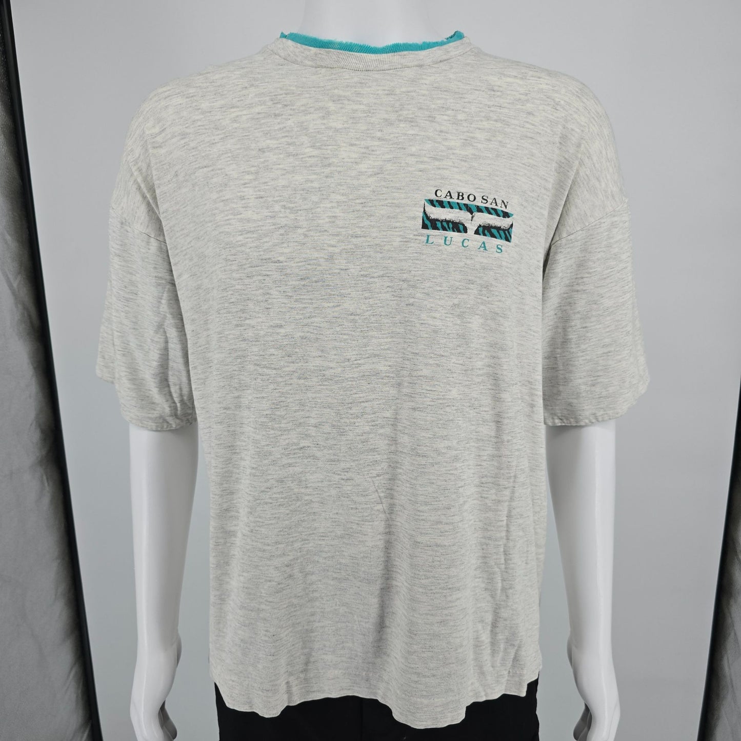 Thrashed Vintage 1990s Cabo San Lucas Club Shred Shark Surf Graphic T-Shirt (XL)