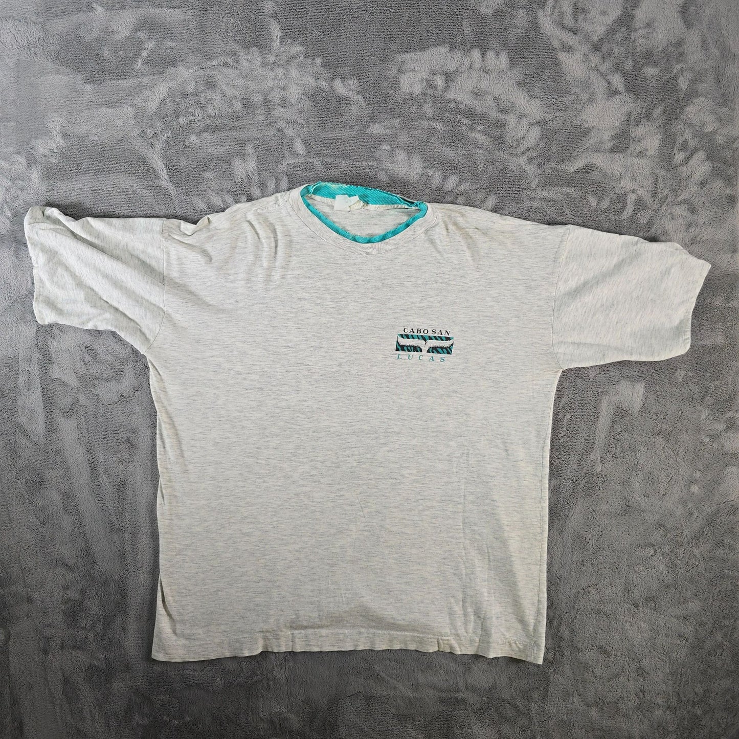 Thrashed Vintage 1990s Cabo San Lucas Club Shred Shark Surf Graphic T-Shirt (XL)