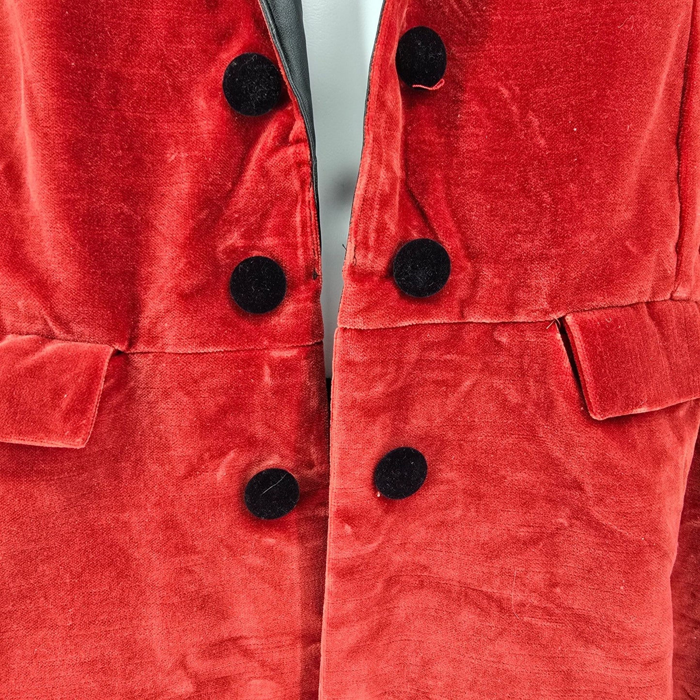 Vintage 1980s Men's Red Velvet Open Front Theatrical/Costume Frock Coat (L)