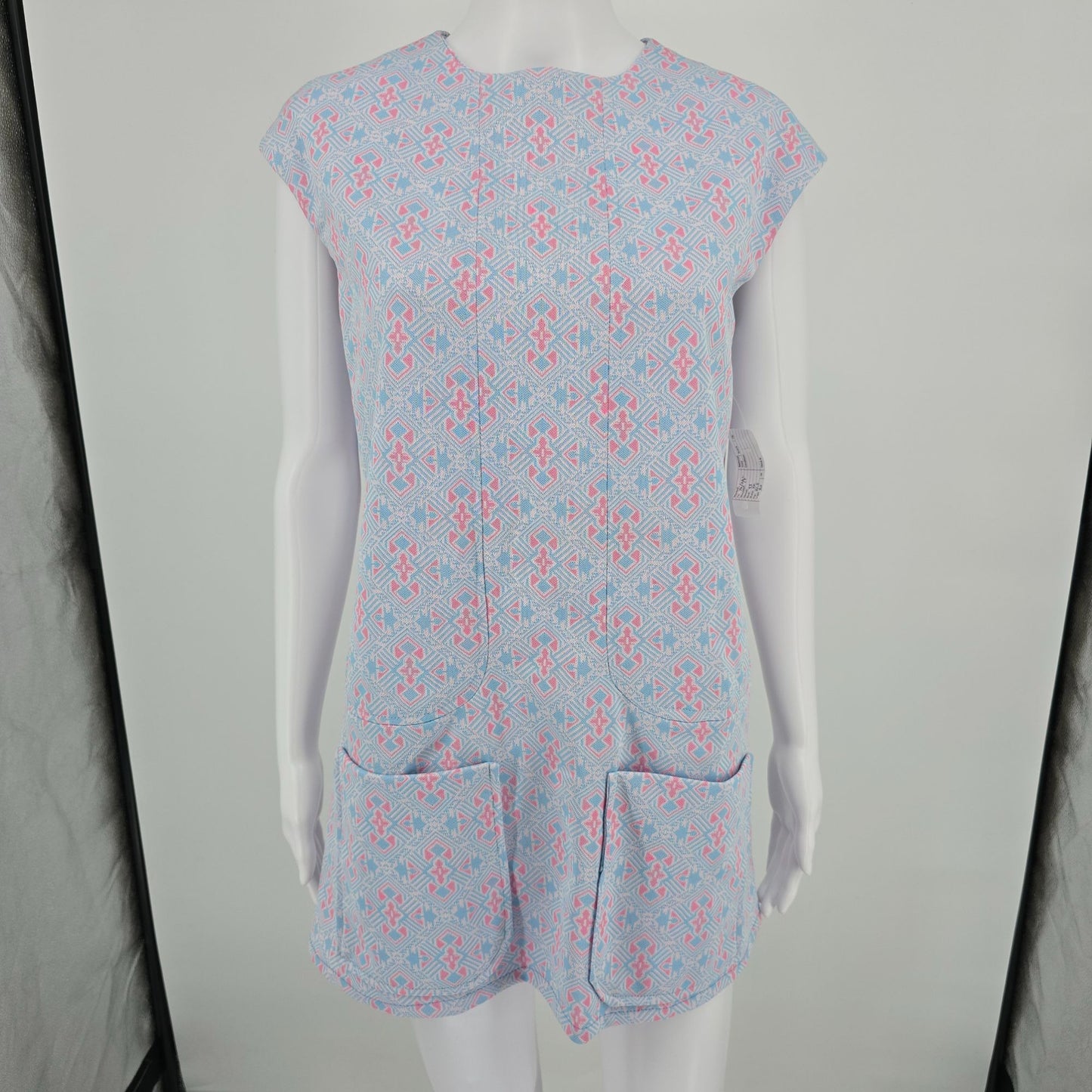 Vintage 1960s Handmade Vogue Couturier Design Pastel Mod Mini Shift Dress (L)