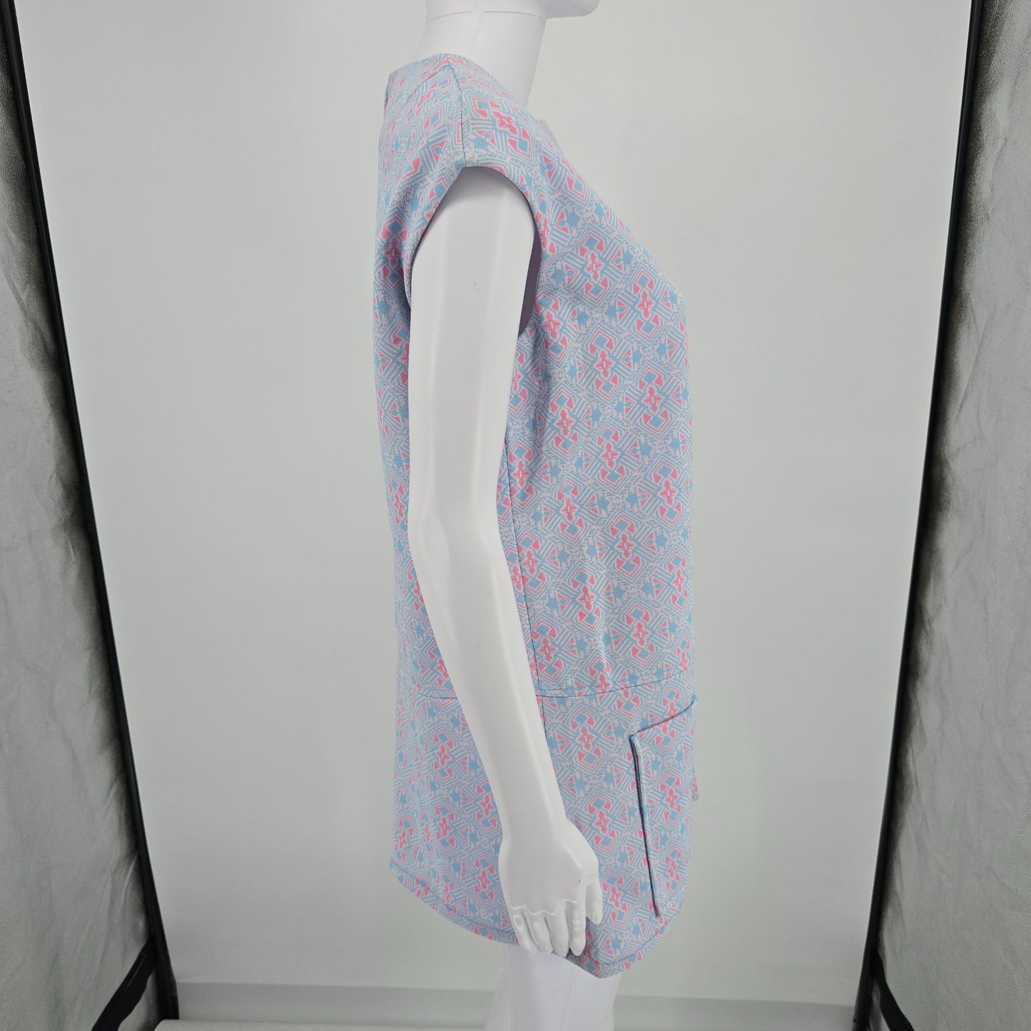 Vintage 1960s Handmade Vogue Couturier Design Pastel Mod Mini Shift Dress (L)