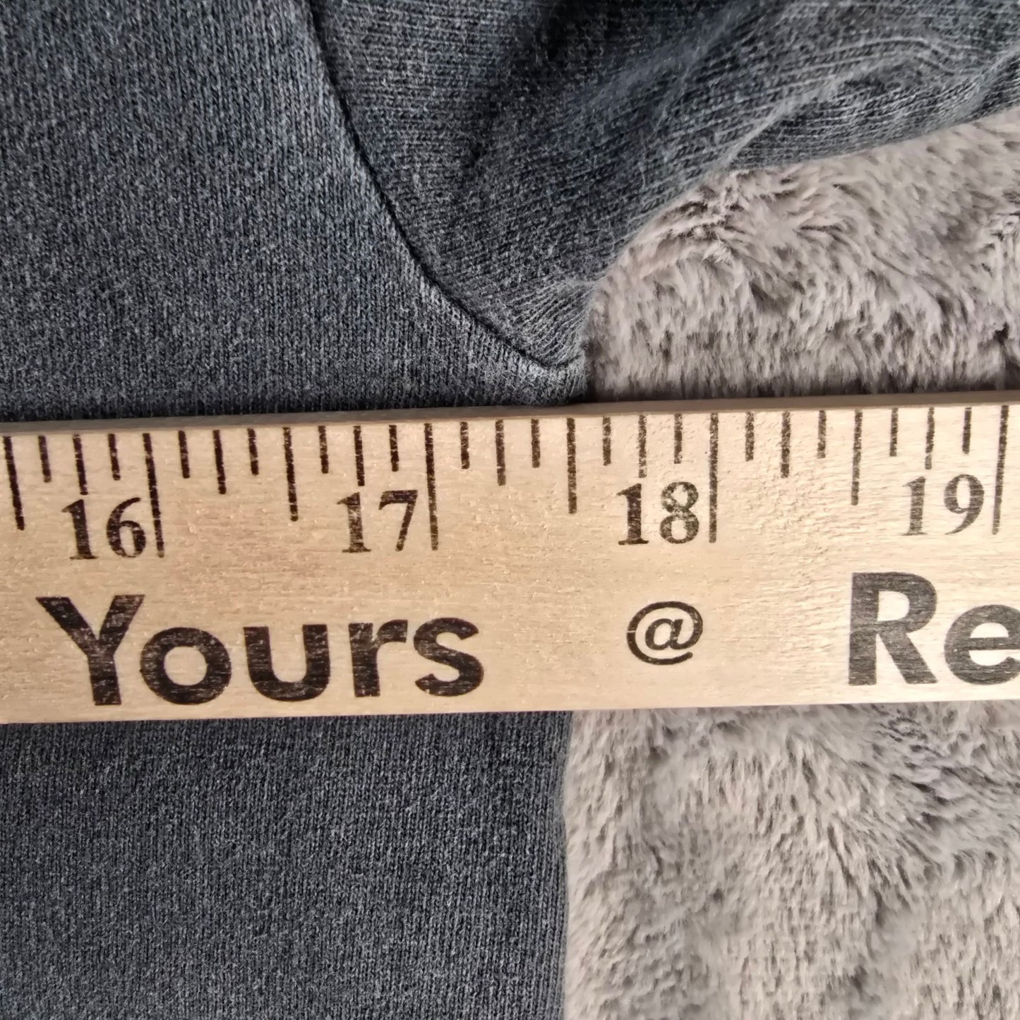 Distressed 2000s Hanes Heavyweight KISS Self-Titled Album Graphic T-Shirt (S)