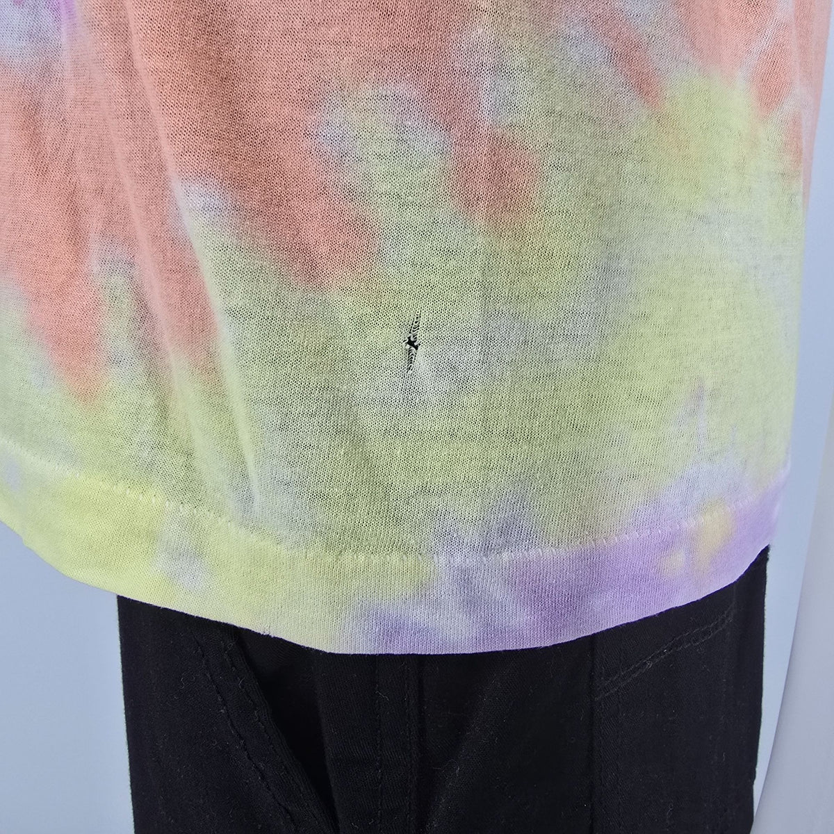 Distressed Vintage 1990s Quaker Lake Quakerlakeasaurus Tie-Dye T-Shirt (S/M)