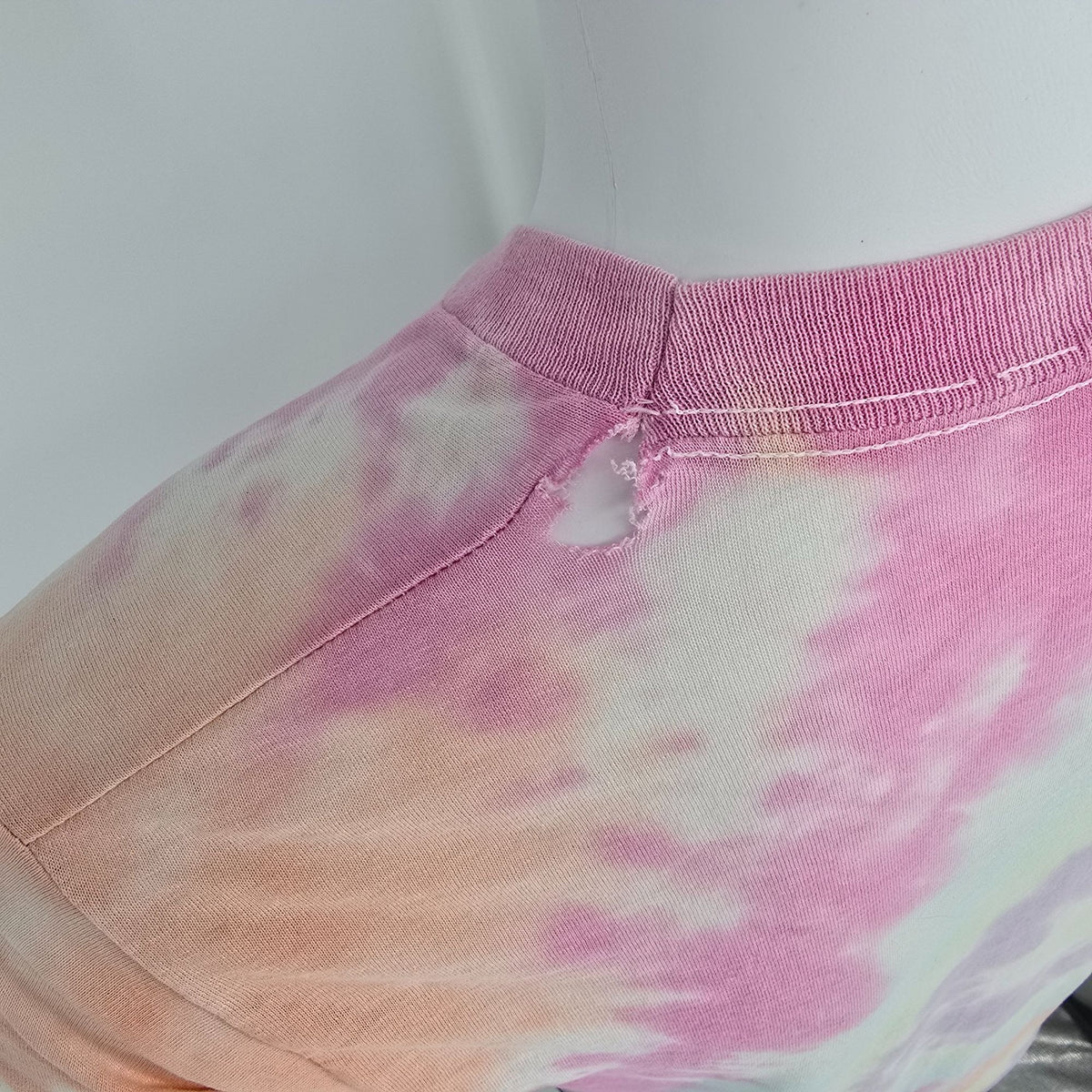 Distressed Vintage 1990s Quaker Lake Quakerlakeasaurus Tie-Dye T-Shirt (S/M)