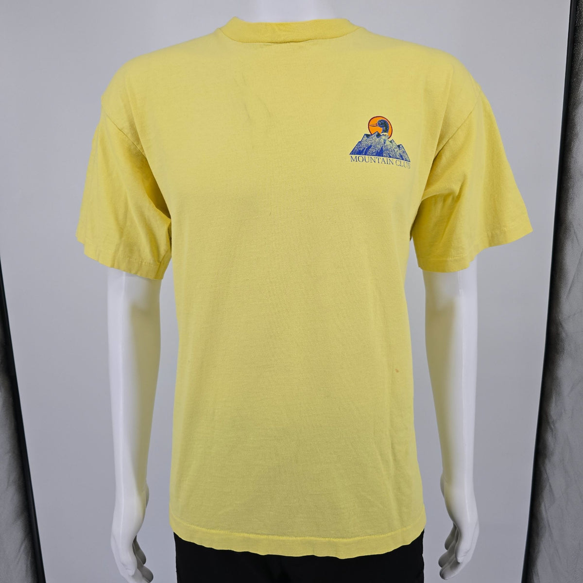 Vintage 1990s Tee Jays Yellow Mallard Duck Mountain Club T-Shirt (L/XL)