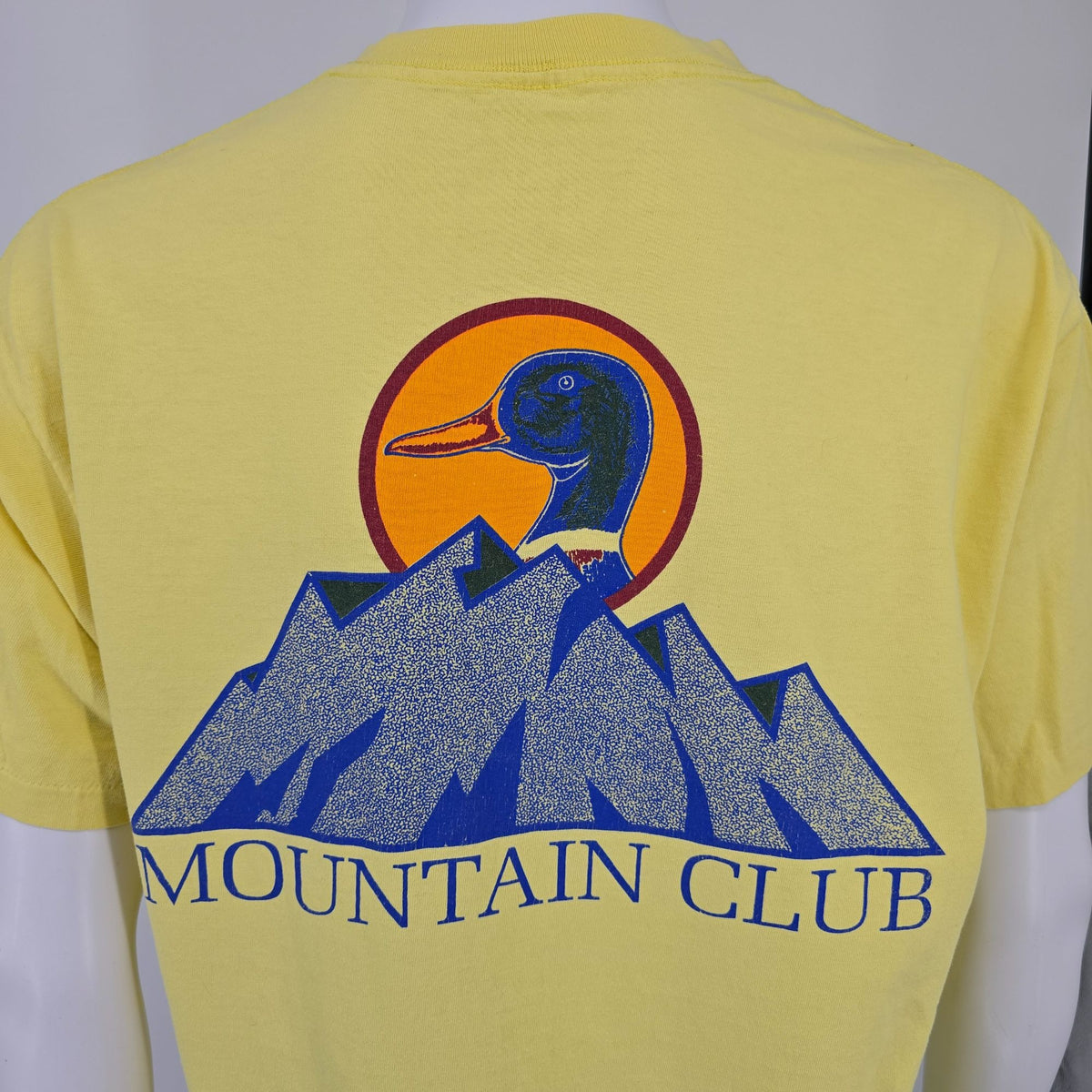 Vintage 1990s Tee Jays Yellow Mallard Duck Mountain Club T-Shirt (L/XL)
