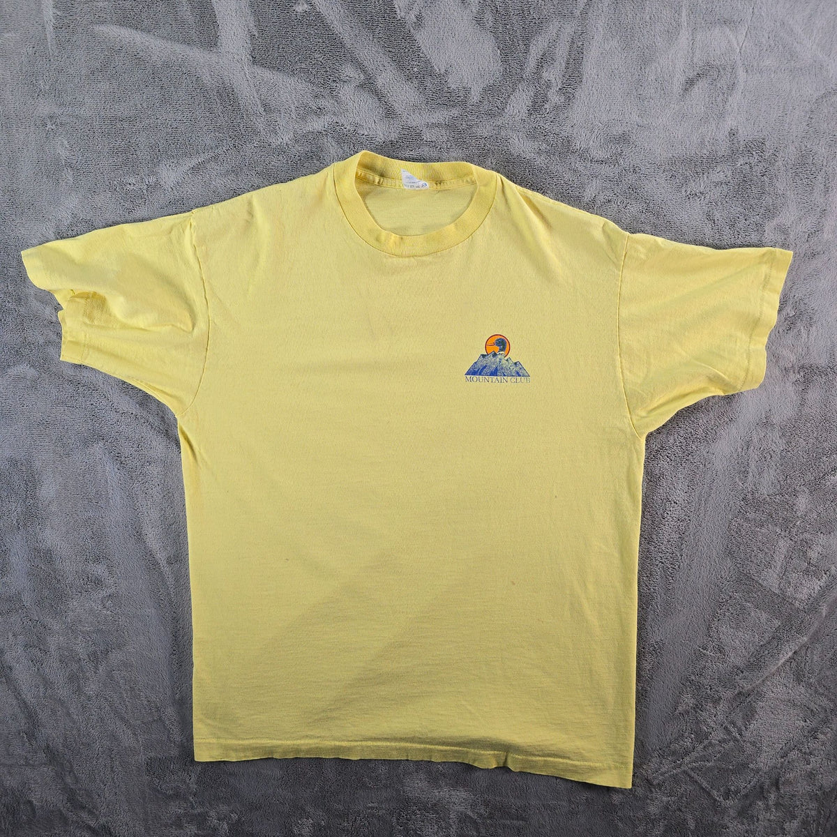 Vintage 1990s Tee Jays Yellow Mallard Duck Mountain Club T-Shirt (L/XL)