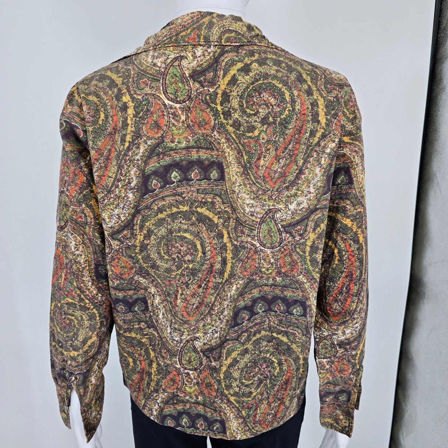 Vintage 1970s Women's Zantrel Rayon/Cotton Paisley Print Long Sleeve Shirt (L)