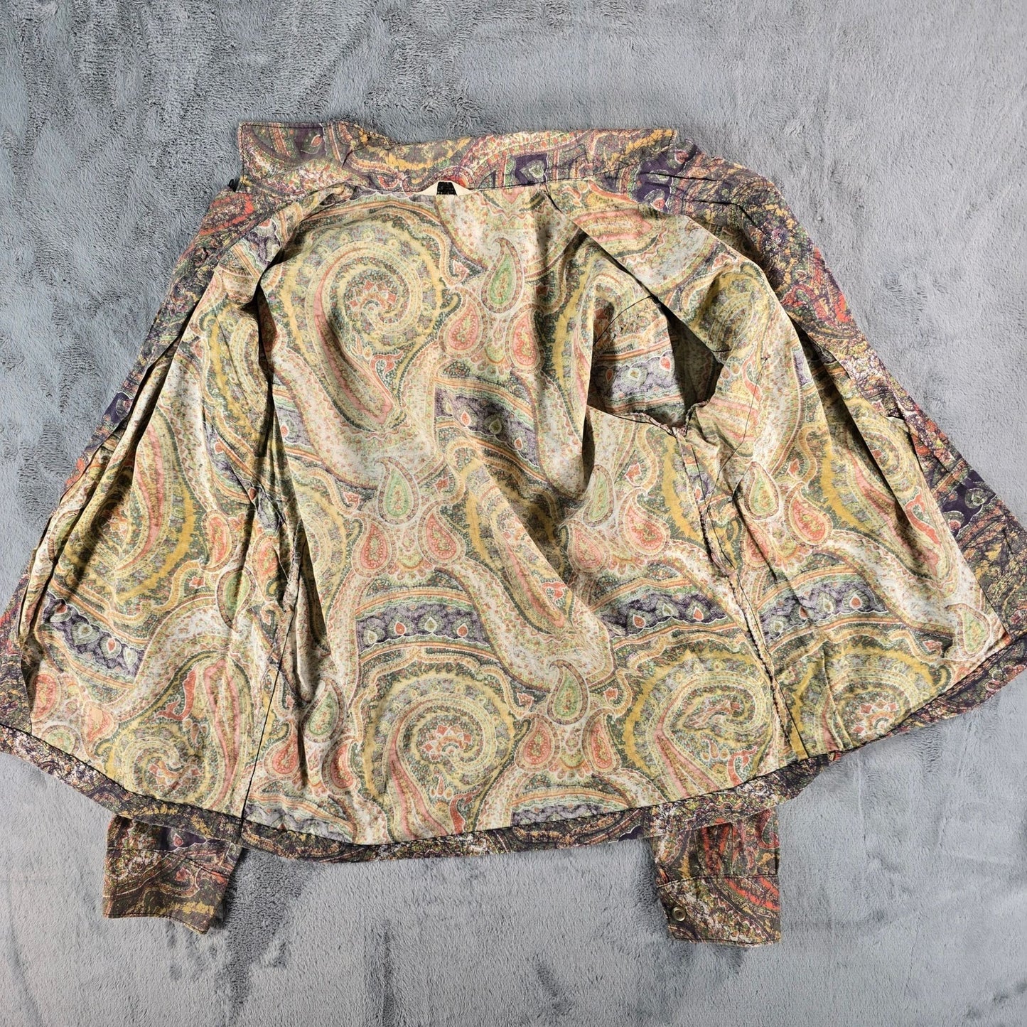 Vintage 1970s Women's Zantrel Rayon/Cotton Paisley Print Long Sleeve Shirt (L)