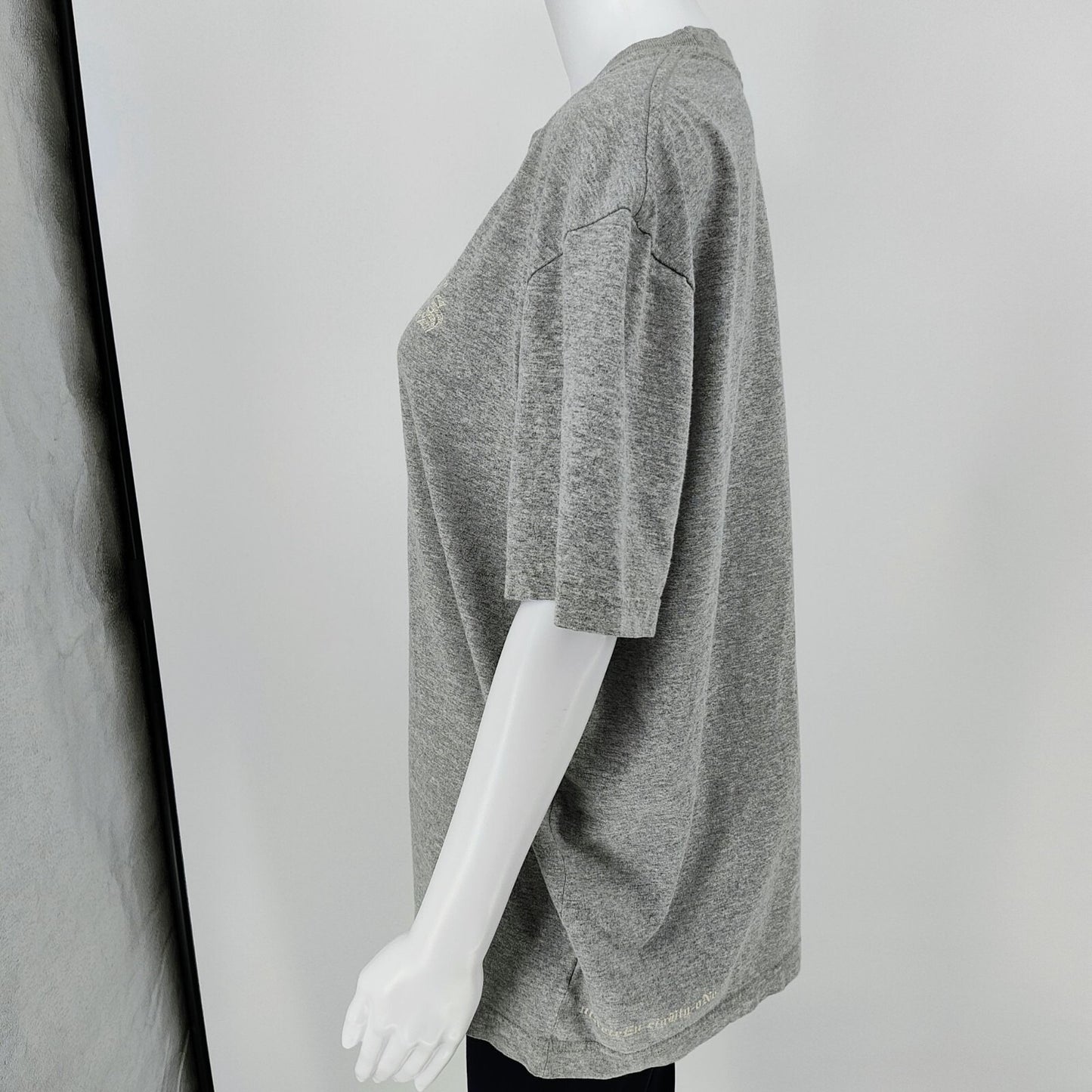 Guess Co. Originals Nineteen Eighty-One Women's Gray Logo T-Shirt (XL) *Flawed