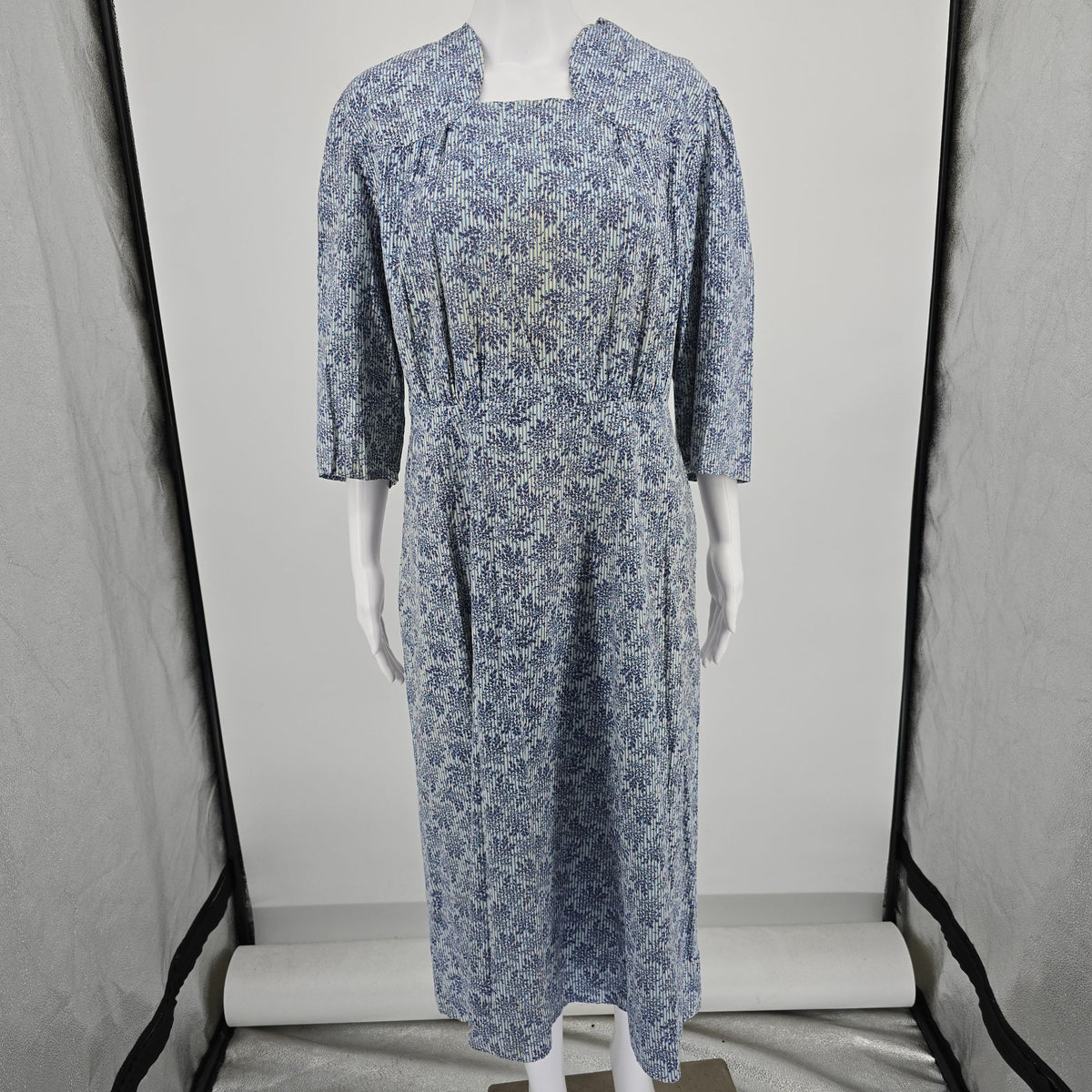 Vintage 1940s Handmade Floral Stripe Snap Shoulder Square Neck Day Dress (L)