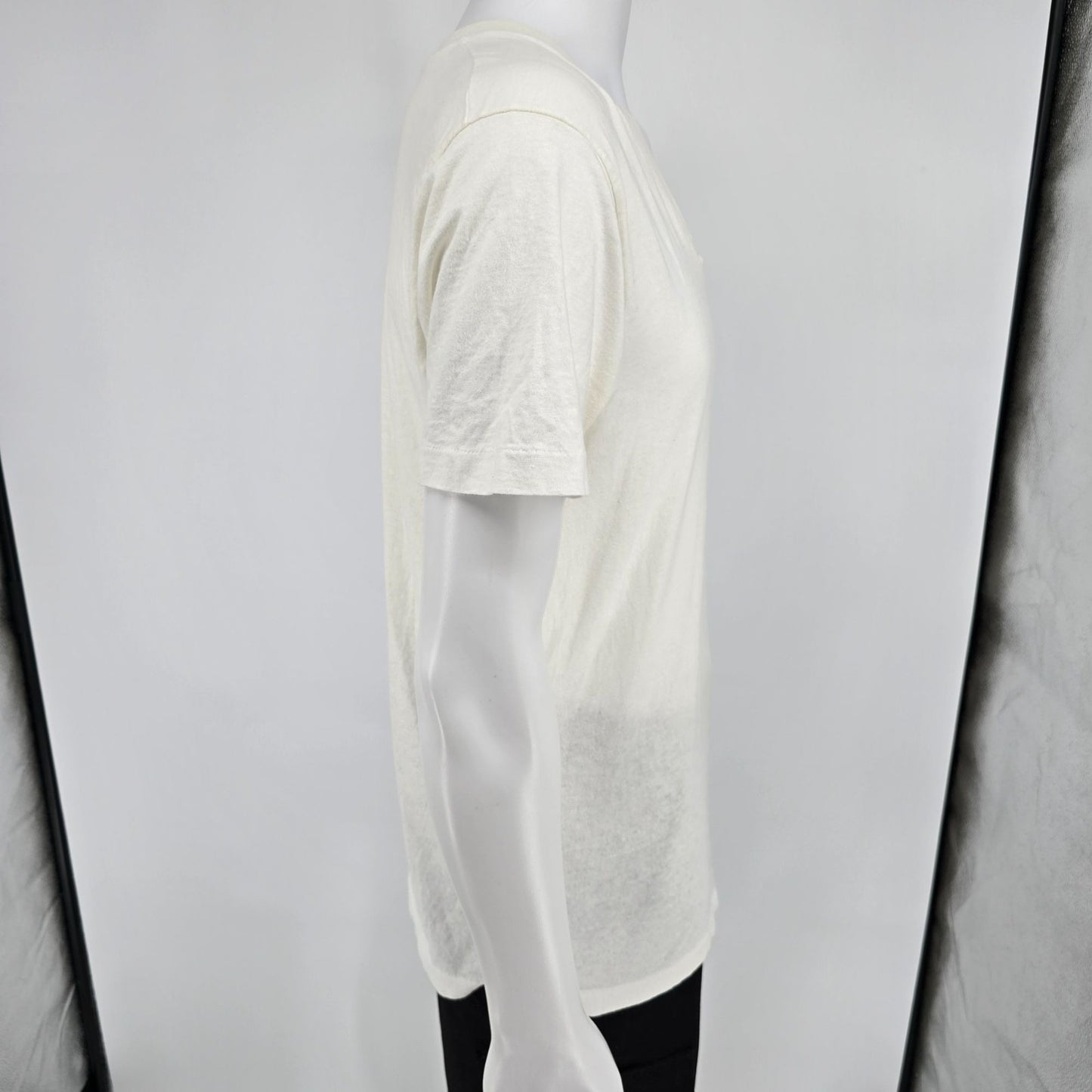 Vintage 1990s Hanes Blank White Single Stitch V-Neck Cotton T-Shirt (M)