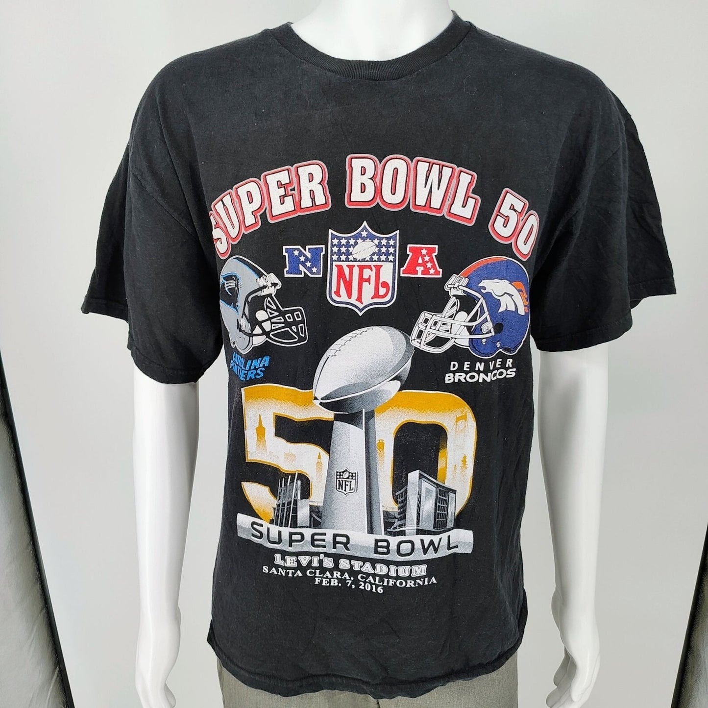 2016 Super Bowl 50 Carolina Panthers Denver Broncos NFL Graphic T-Shirt (Large)