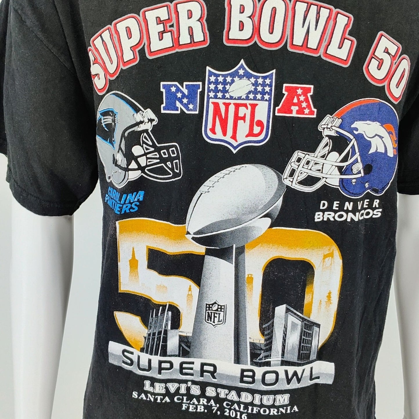 2016 Super Bowl 50 Carolina Panthers Denver Broncos NFL Graphic T-Shirt (Large)