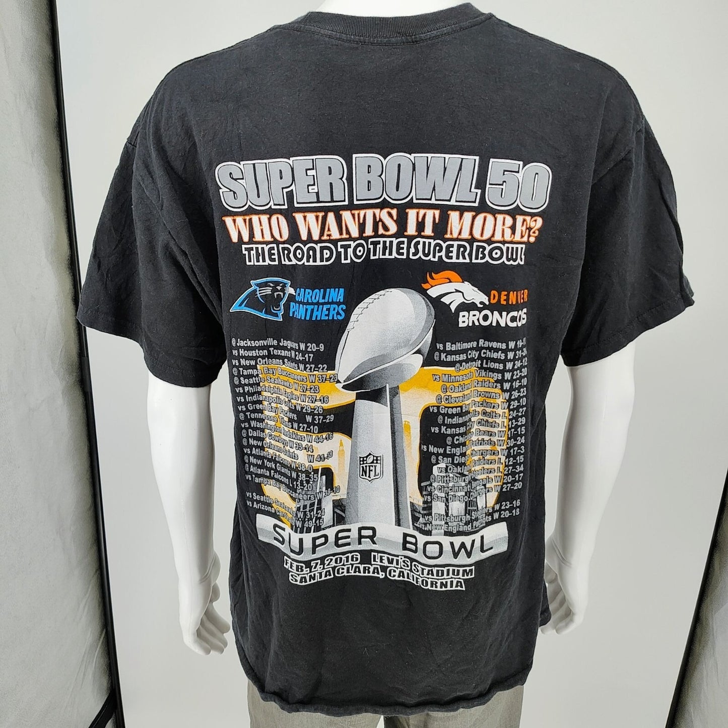 2016 Super Bowl 50 Carolina Panthers Denver Broncos NFL Graphic T-Shirt (Large)