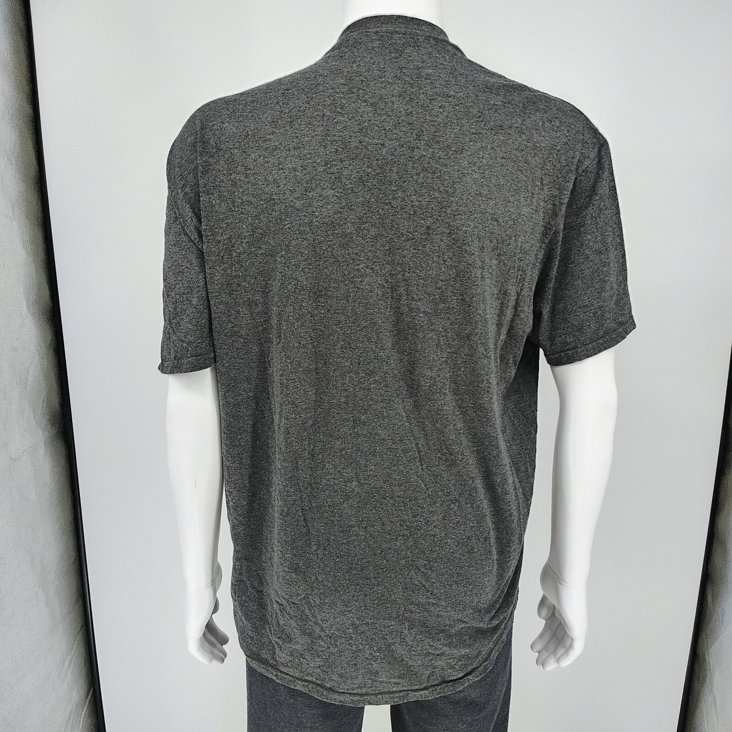 Disney Classic Mickey Mouse Gray Graphic T-Shirt (2XL)