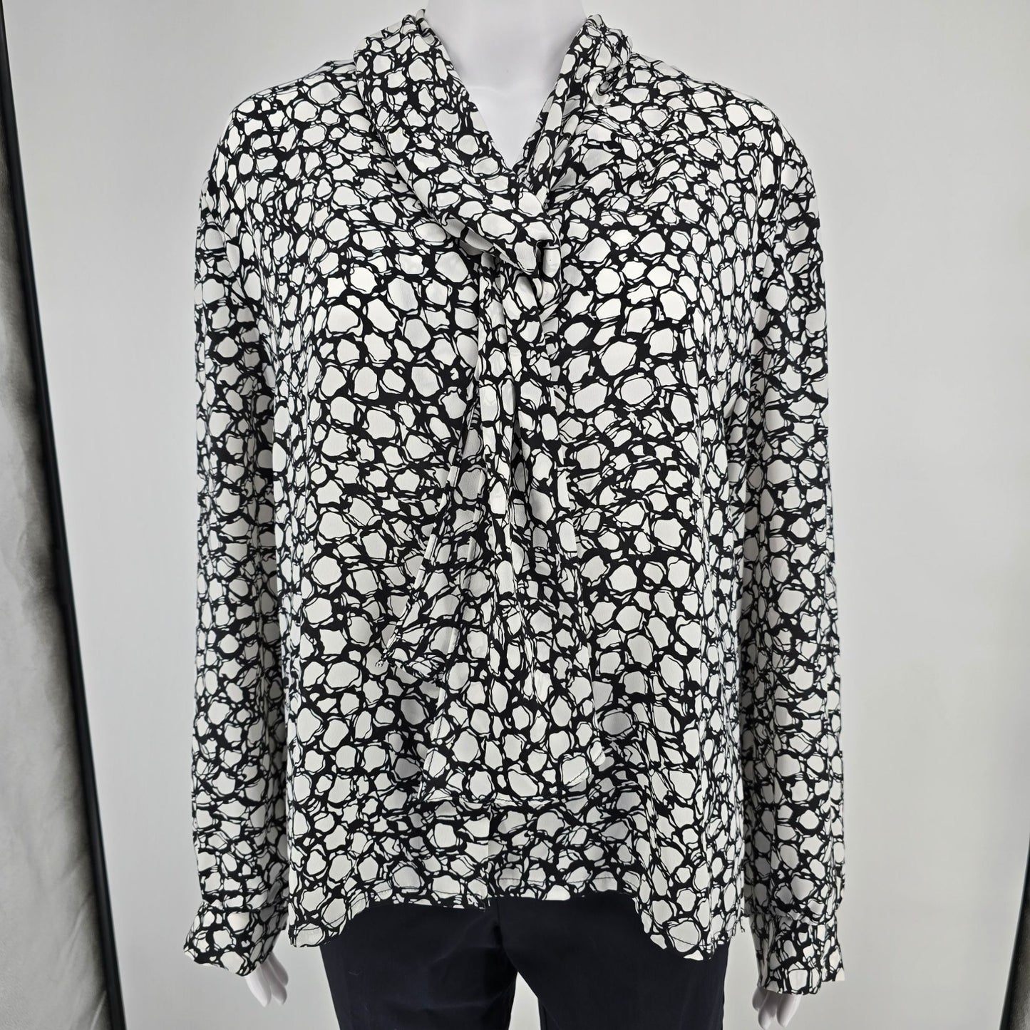 Vintage 1980s Lauren Lee Black/White Abstract Print Neck Tie Blouse (Size 14/L)