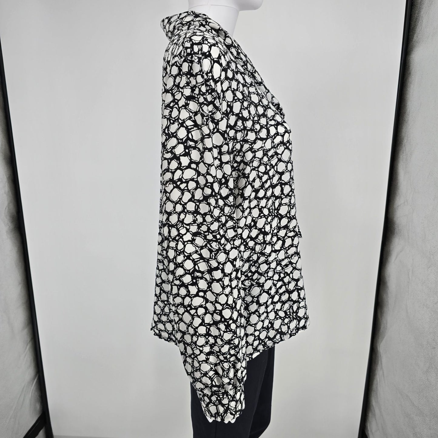 Vintage 1980s Lauren Lee Black/White Abstract Print Neck Tie Blouse (Size 14/L)