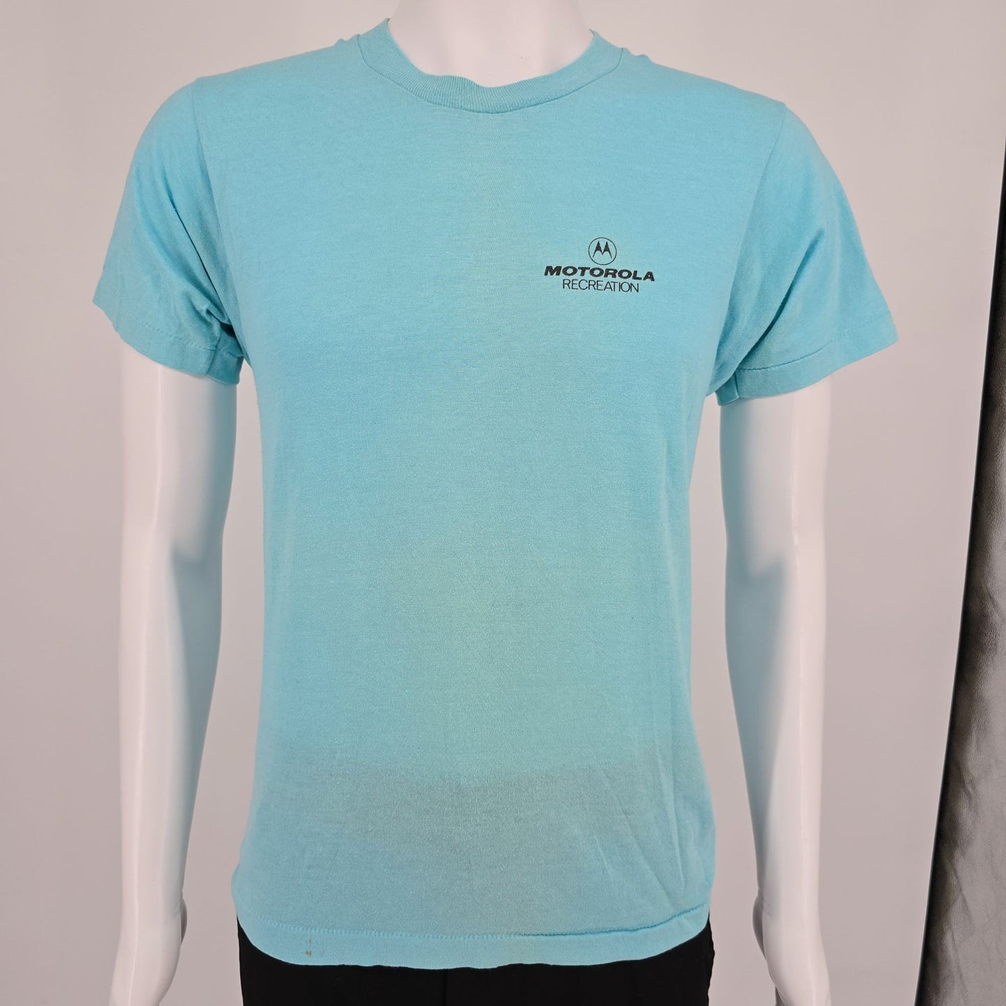 Vintage 1980s Screen Stars Blue Motorola Recreation Employee T-Shirt (S/M)