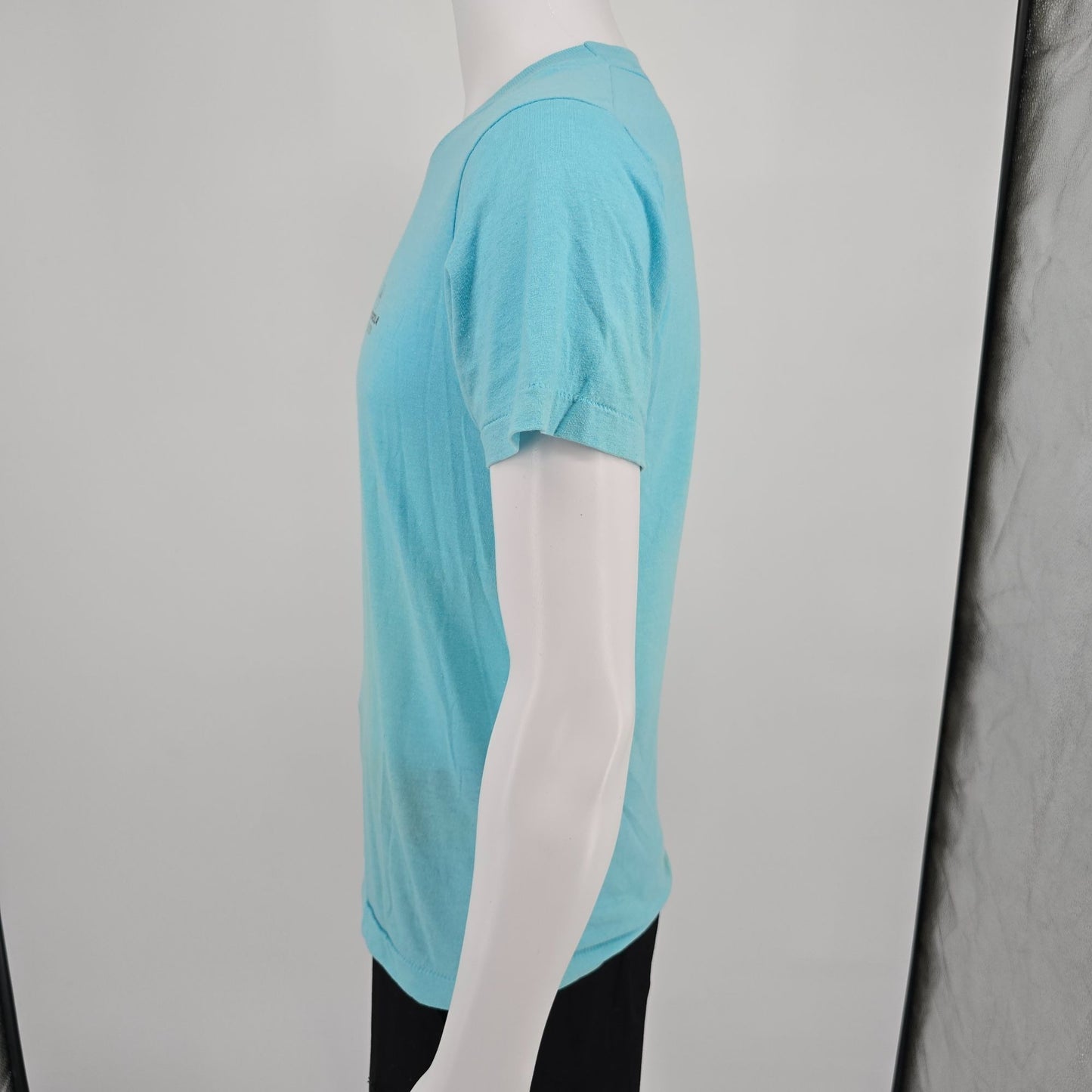 Vintage 1980s Screen Stars Blue Motorola Recreation Employee T-Shirt (S/M)