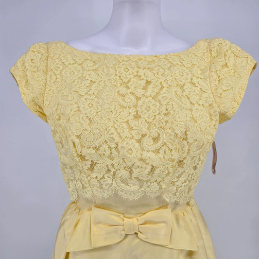 Vintage Early 1960s Yellow Lace Bodice Full-Length Formal Gown (XS/Size 0)