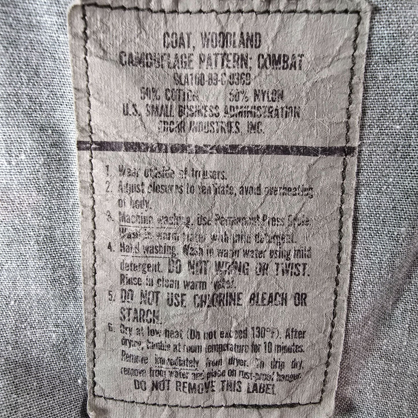 Vintage 1989 U.S. Army Woodland BDU Camouflage Cotton/Nylon Combat Jacket (S)