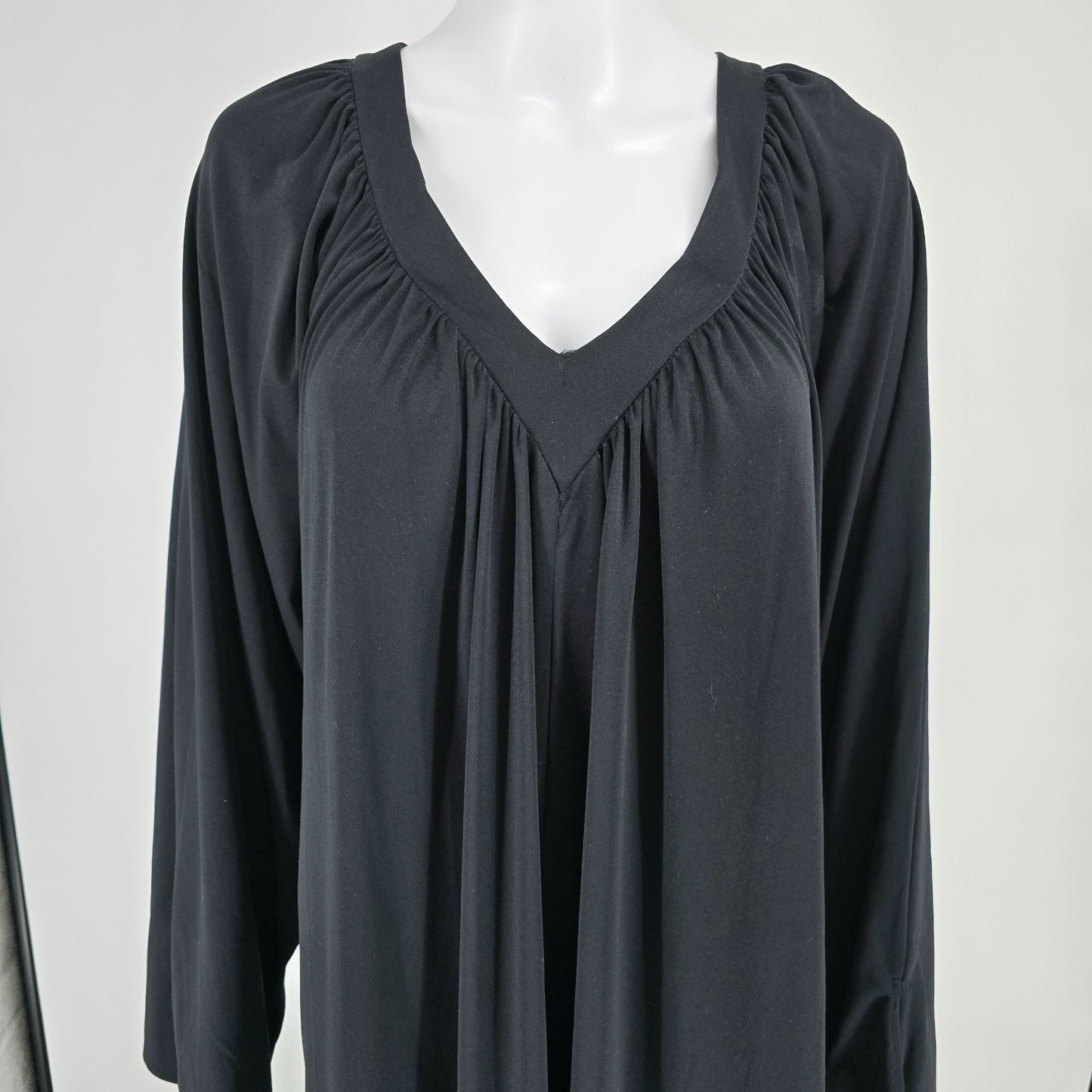 Vintage 1970s Black Caftan V-Neck Wide Sleeve Maxi Lounge/Hostess Dress (XXL)