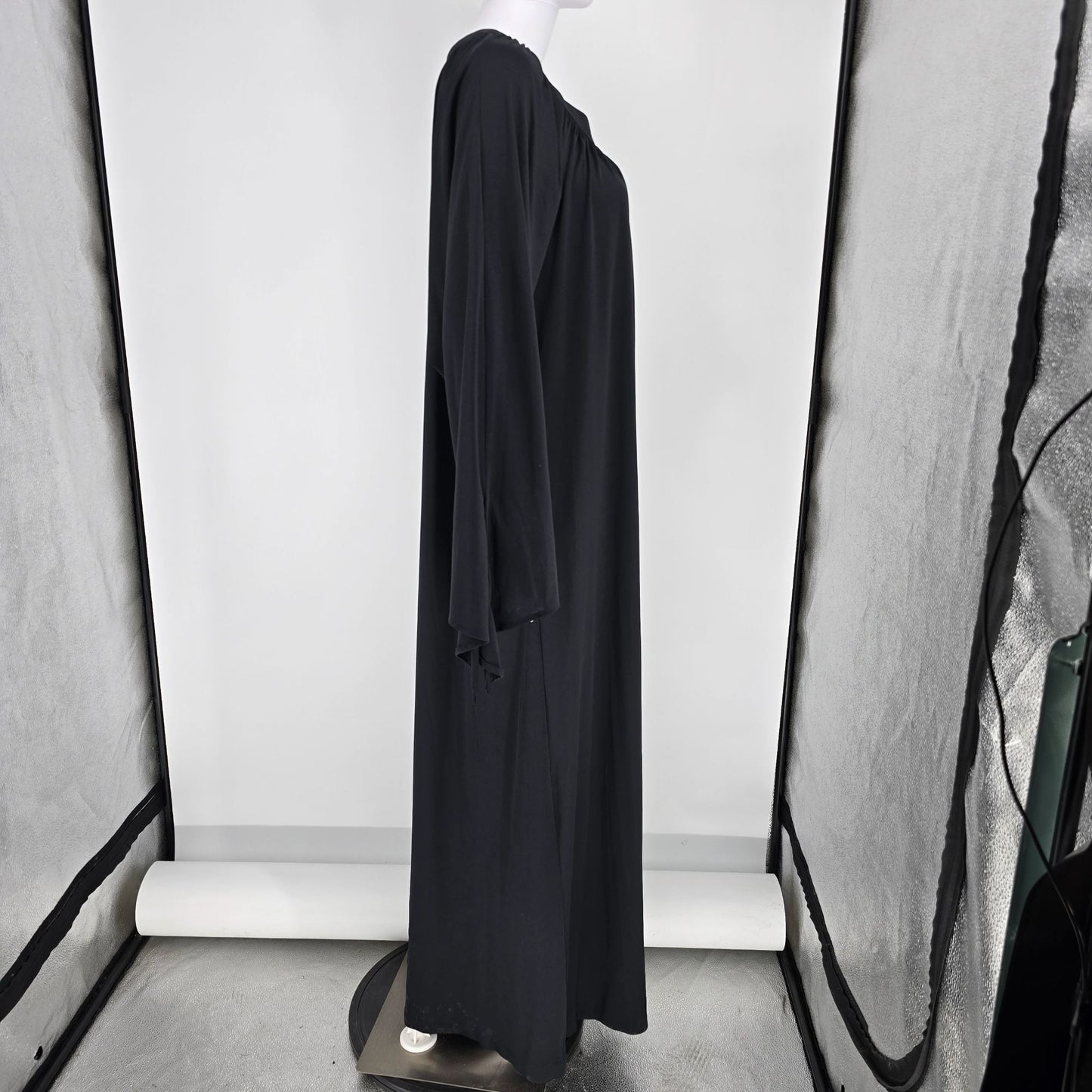 Vintage 1970s Black Caftan V-Neck Wide Sleeve Maxi Lounge/Hostess Dress (XXL)