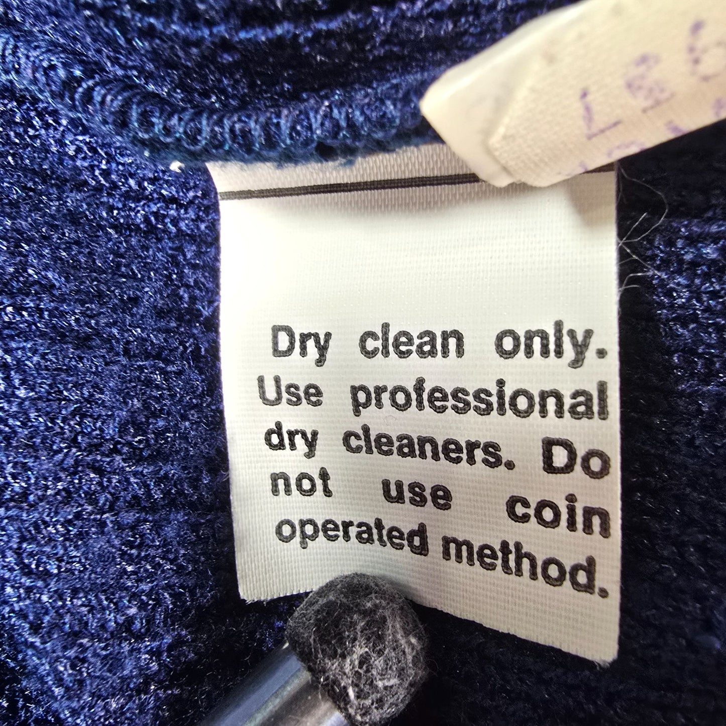 Vintage 1970s Butte Knit Women's Navy/Red Rib-Knit V-Neck Cardigan Sweater (L)