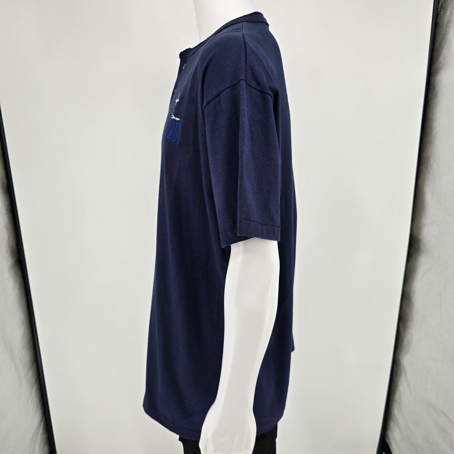 Vintage 1990s Anvil Cotton Deluxe Maui Dolphins Embroidered Henley T-Shirt (XL)