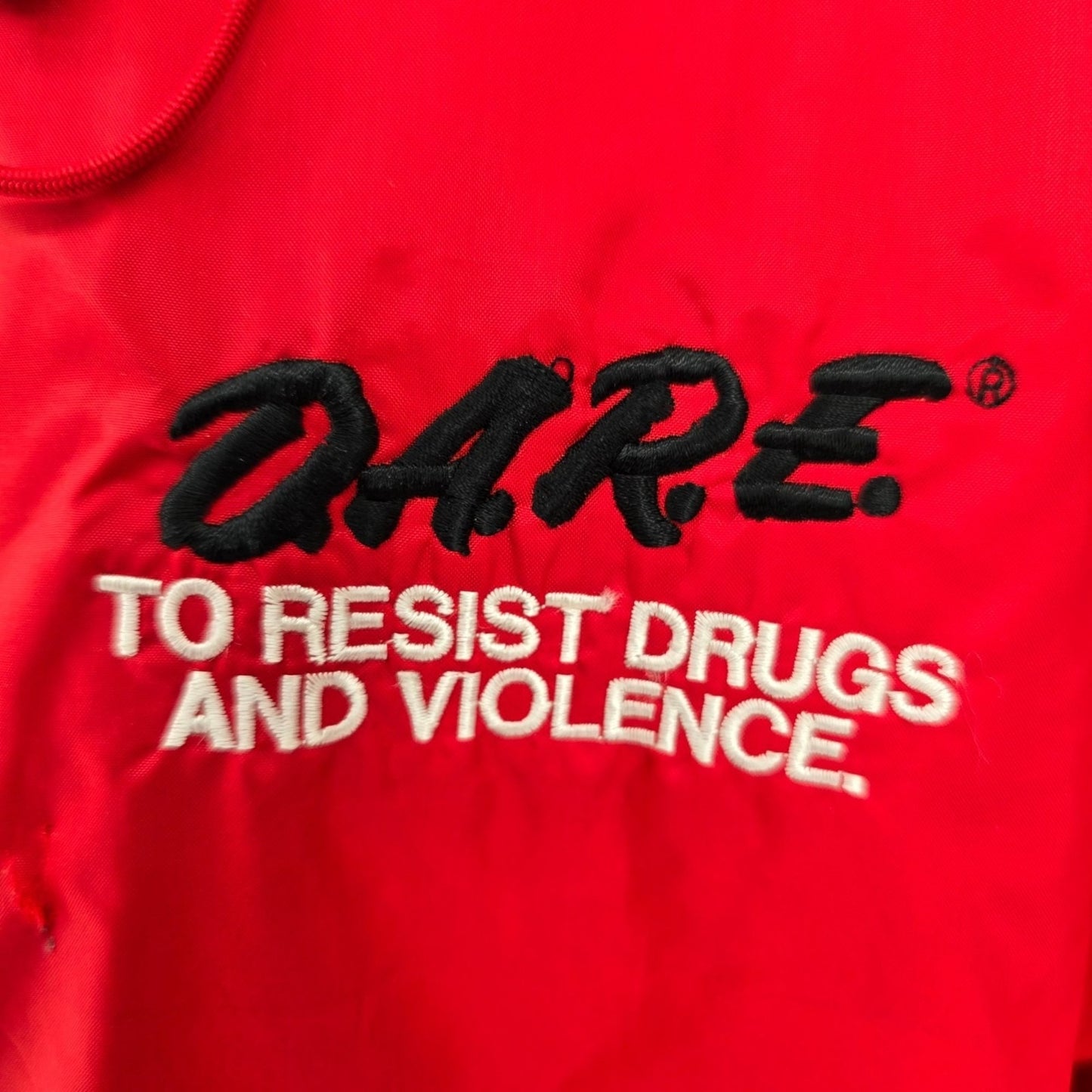 Vintage Y2K Holloway DARE To Resist Drugs and Violence Windbreaker Jacket (L)